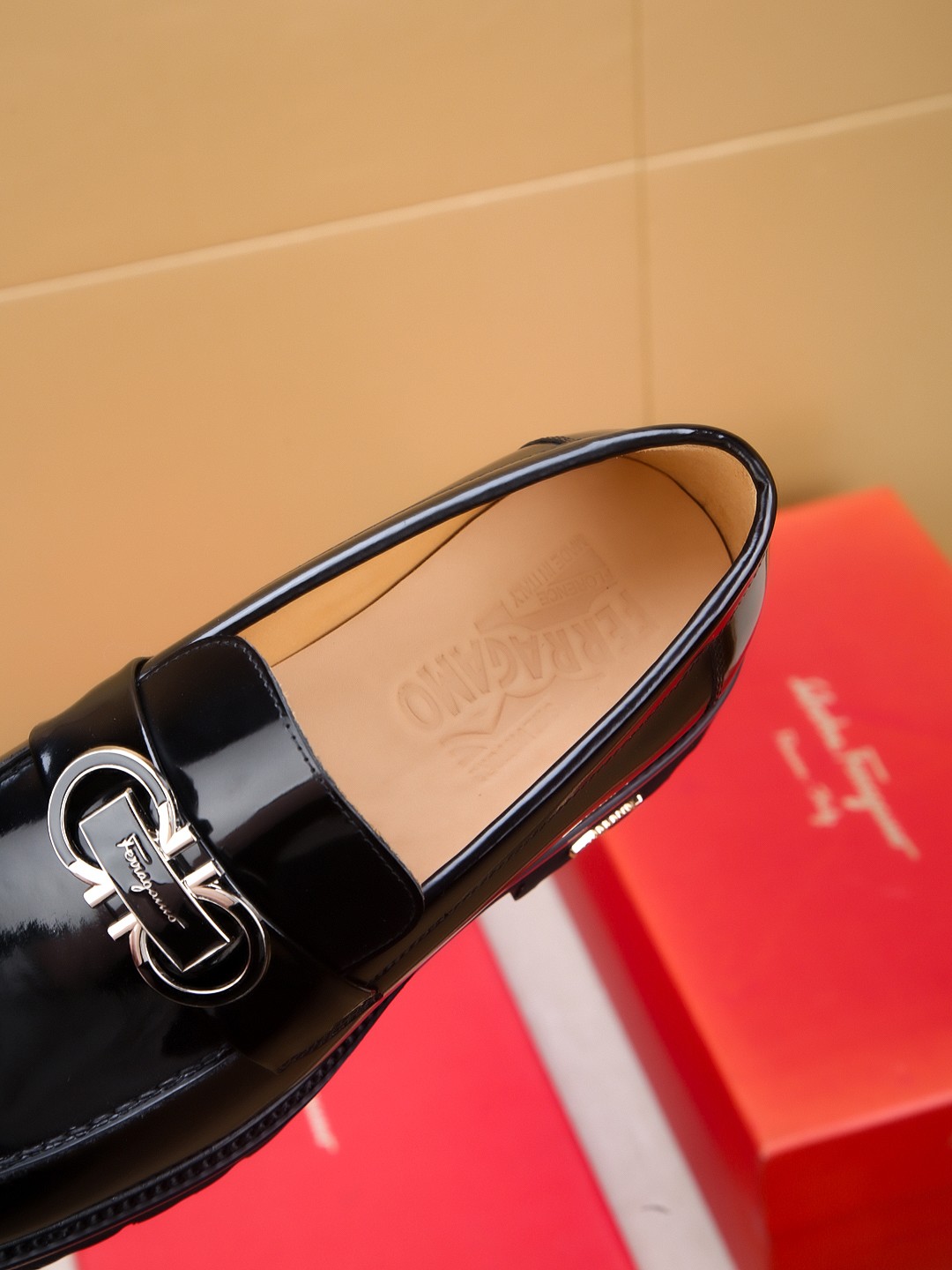 Salvatore Ferragamo Men's Black Leather Loafers with Signature Buckle 8 a1742521105372 8841