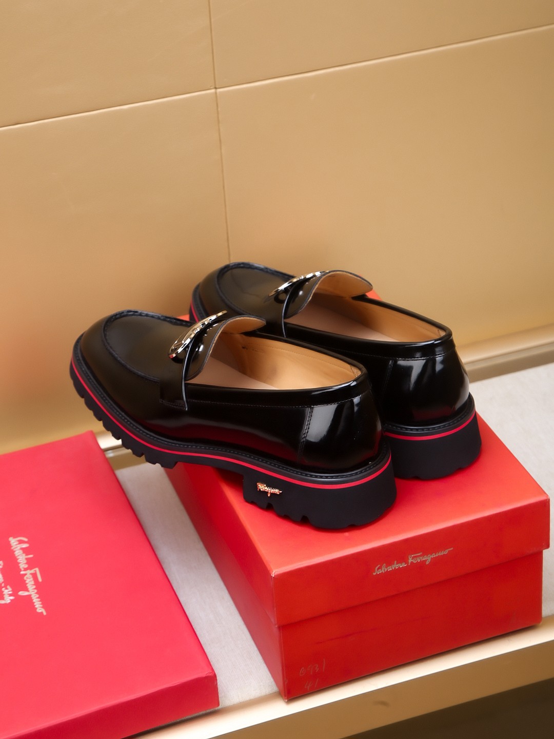 Salvatore Ferragamo Men's Black Leather Loafers with Signature Buckle 9 a1742521105376 4840