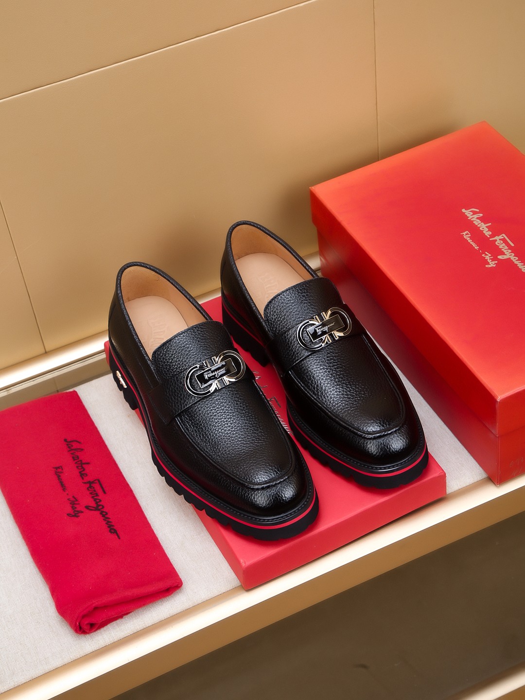 Salvatore Ferragamo Men's Leather Loafers - Stylish and Comfortable 2 a1742521330923 0122