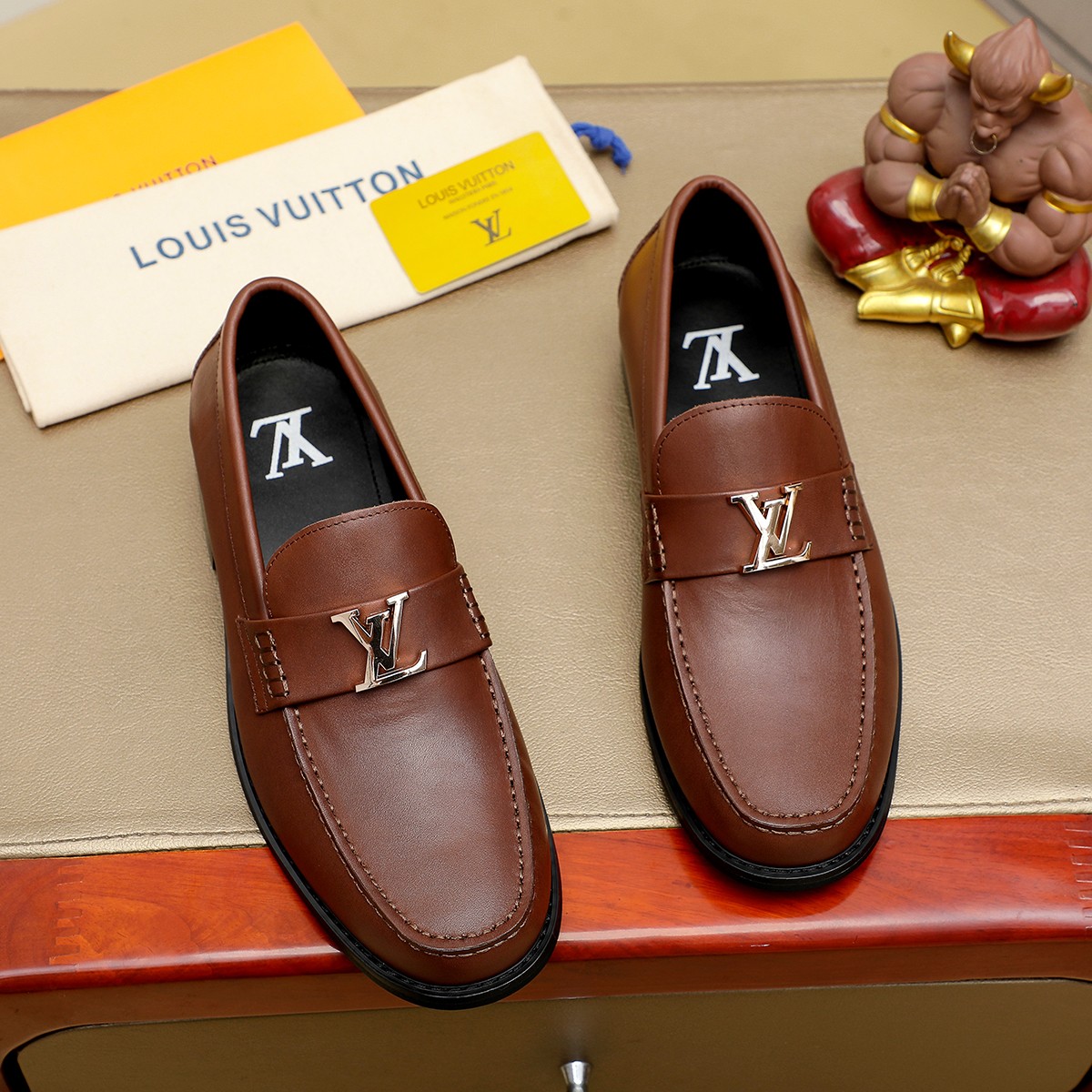 工厂价 路易威登 LV ® 🆕款🔛全鞋专柜 头层牛皮,🐂皮内里休闲鞋男鞋,超柔软大底,开车必备 专柜同步 原版头层牛皮 完全1:1 开模定制🌹顶级版,色可选!数码 (45.46订做)