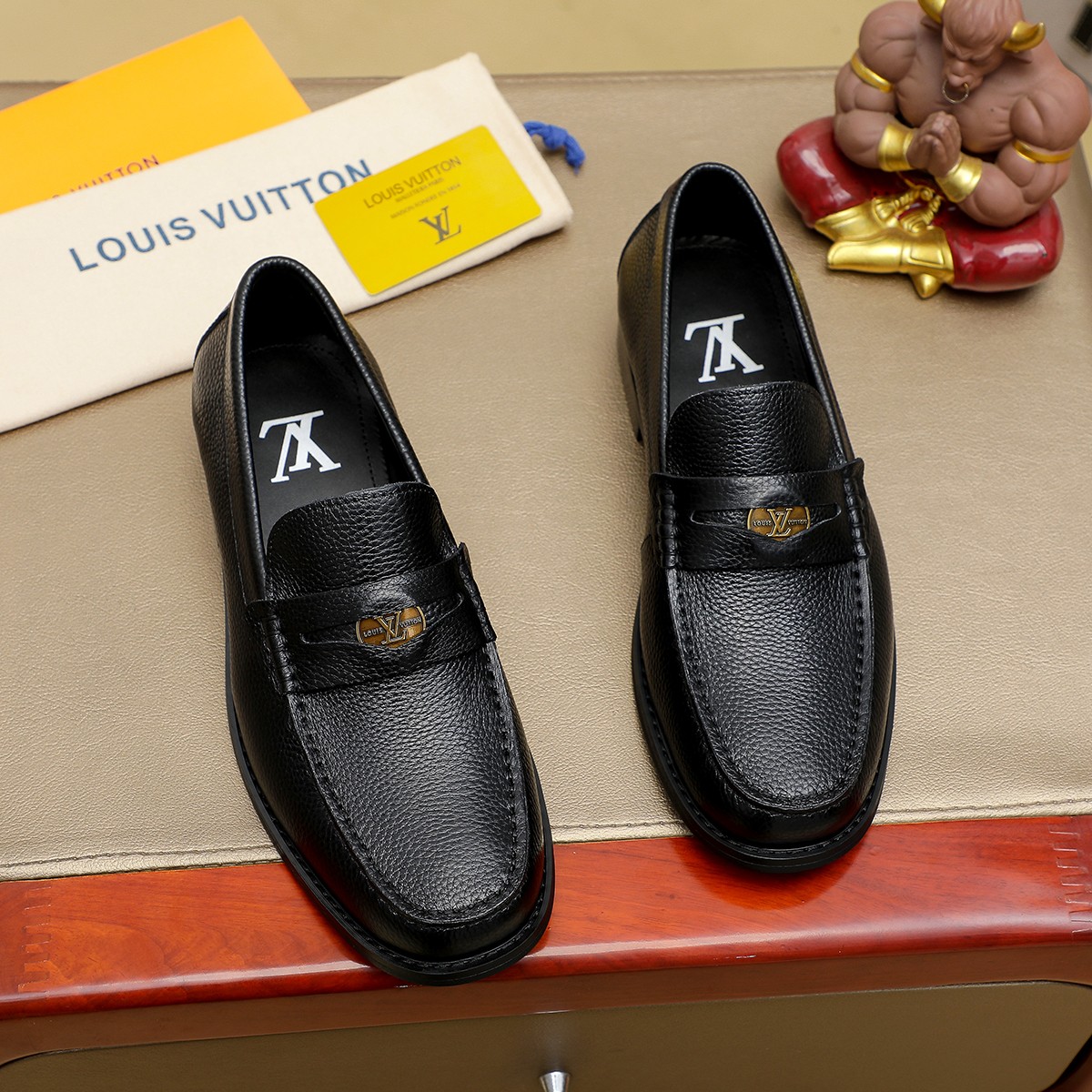 工厂价 路易威登 LV ® 🆕款🔛全鞋专柜 头层牛皮,🐂皮内里休闲鞋男鞋,超柔软大底,开车必备 专柜同步 原版头层牛皮 完全1:1 开模定制🌹顶级版,色可选!数码 (45.46订做)