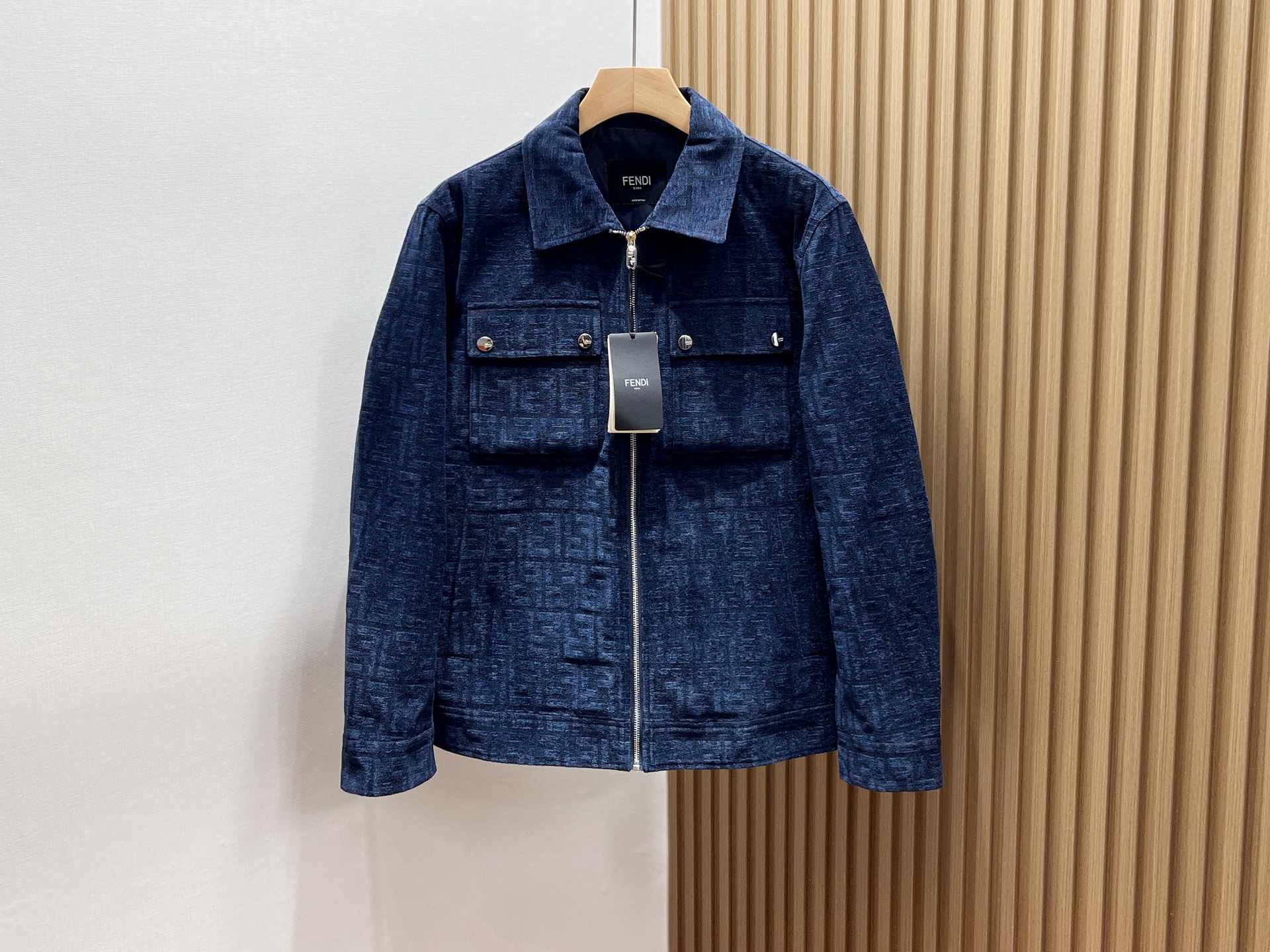 Title: Dark Print Fashion Jacket by Fendi 2025-25SS – Comfortable and Stylish for Casual Wear Summary: Fendi’s P1104 jacket features a unique dark print, - 图片 1