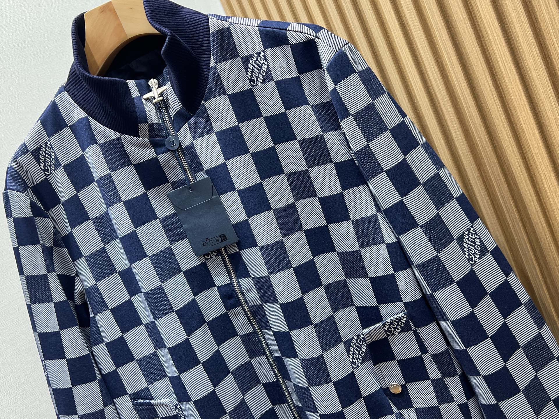 “Vintage-Inspired Donkey 2025-25SS Coat with Modern Twist | High-Quality Fabrics, Unique Design, Ideal for Fashionable Individuals” - 图片 5