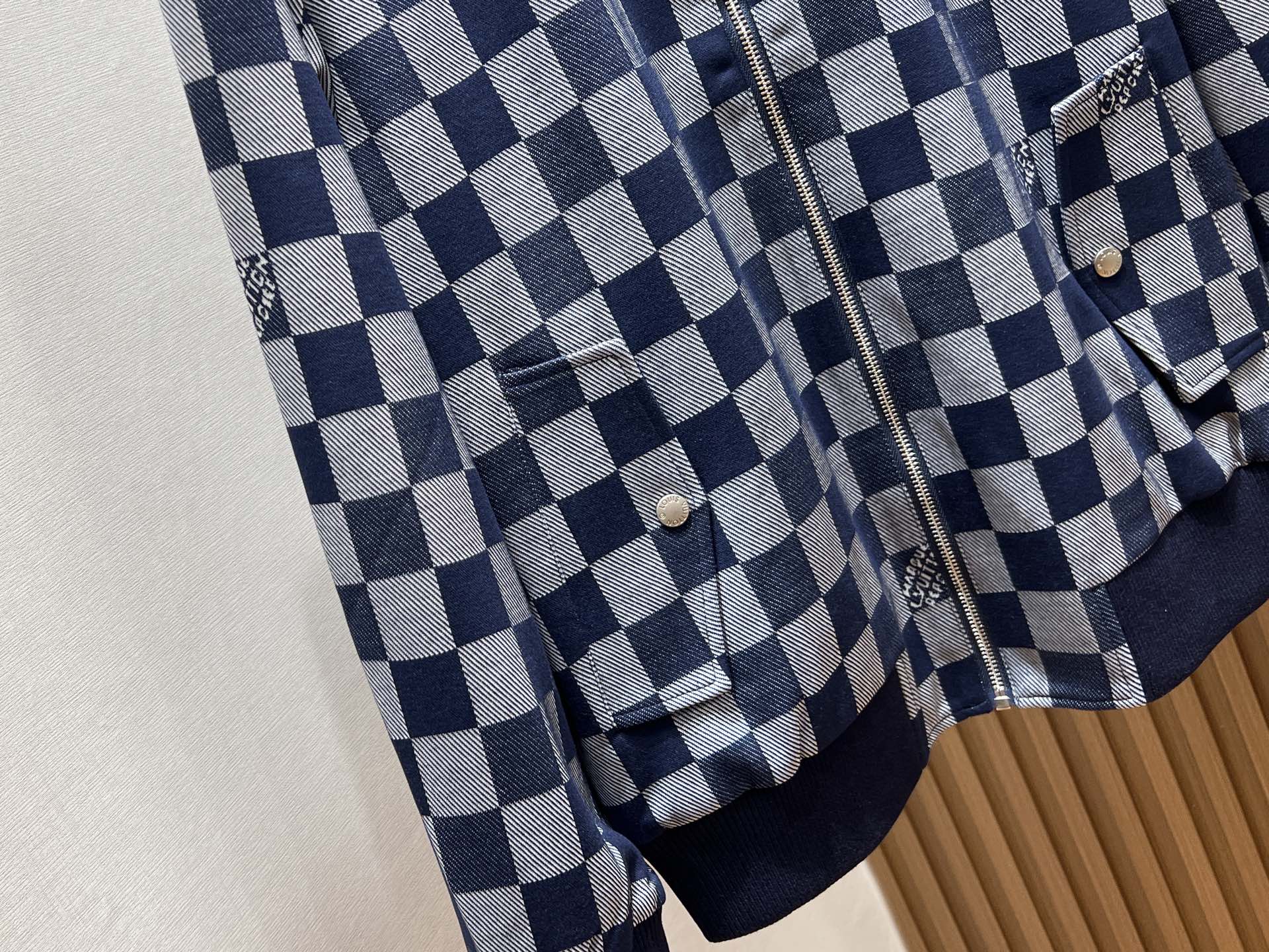 “Vintage-Inspired Donkey 2025-25SS Coat with Modern Twist | High-Quality Fabrics, Unique Design, Ideal for Fashionable Individuals” - 图片 9