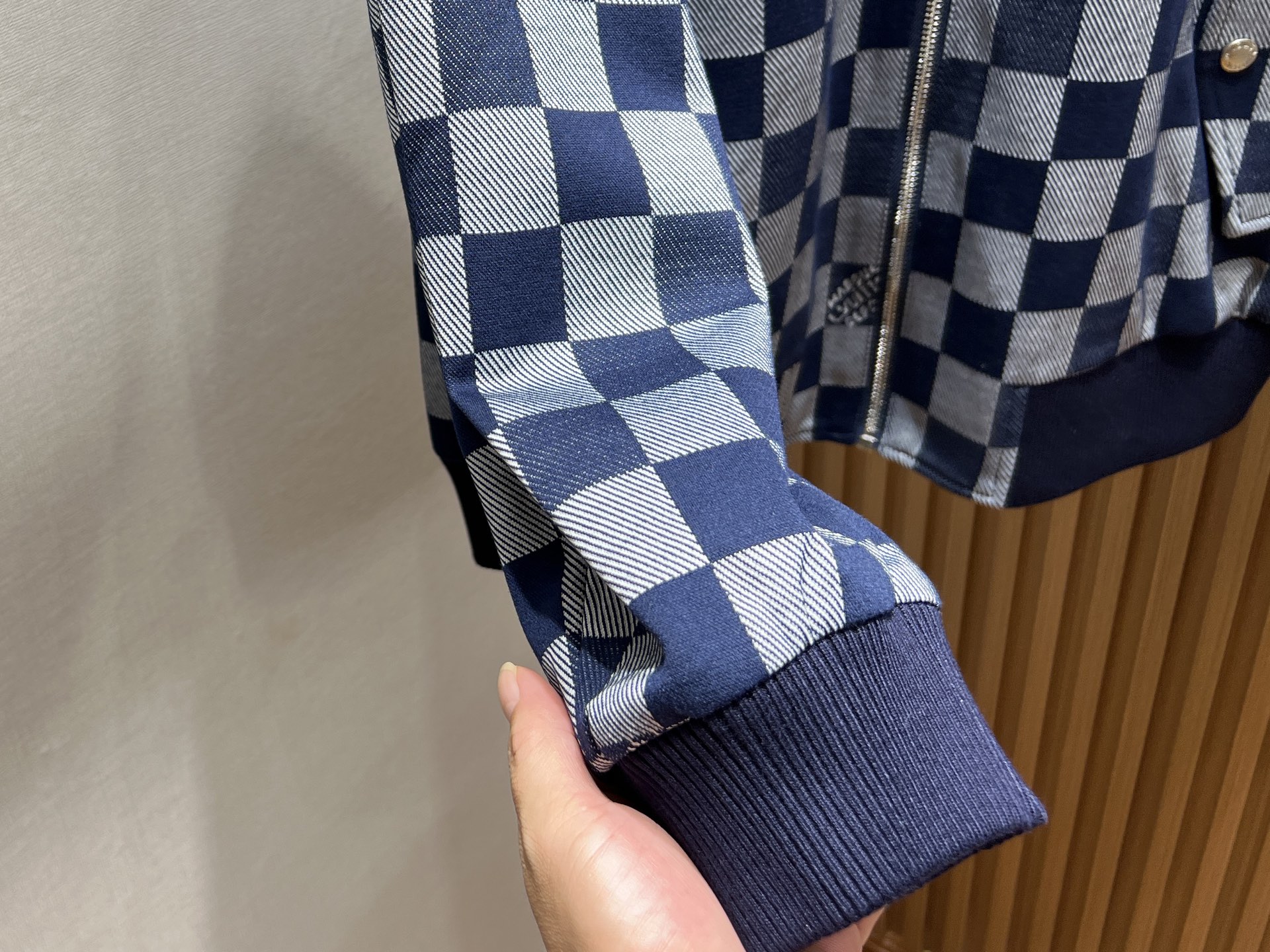 “Vintage-Inspired Donkey 2025-25SS Coat with Modern Twist | High-Quality Fabrics, Unique Design, Ideal for Fashionable Individuals” - 图片 8