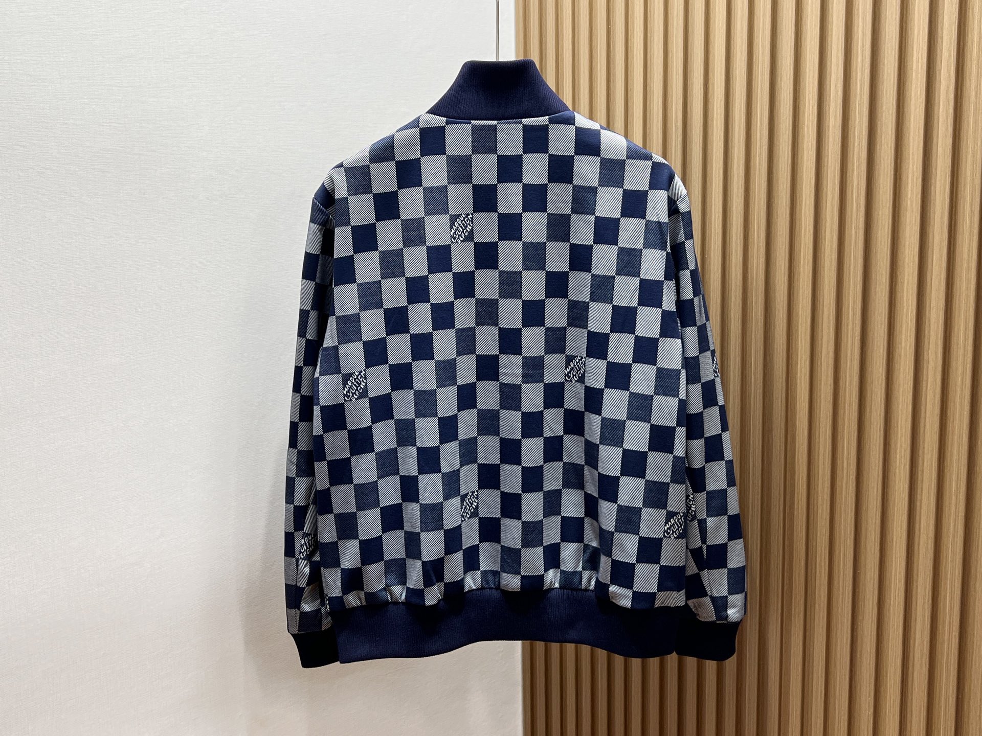 “Vintage-Inspired Donkey 2025-25SS Coat with Modern Twist | High-Quality Fabrics, Unique Design, Ideal for Fashionable Individuals” - 图片 2