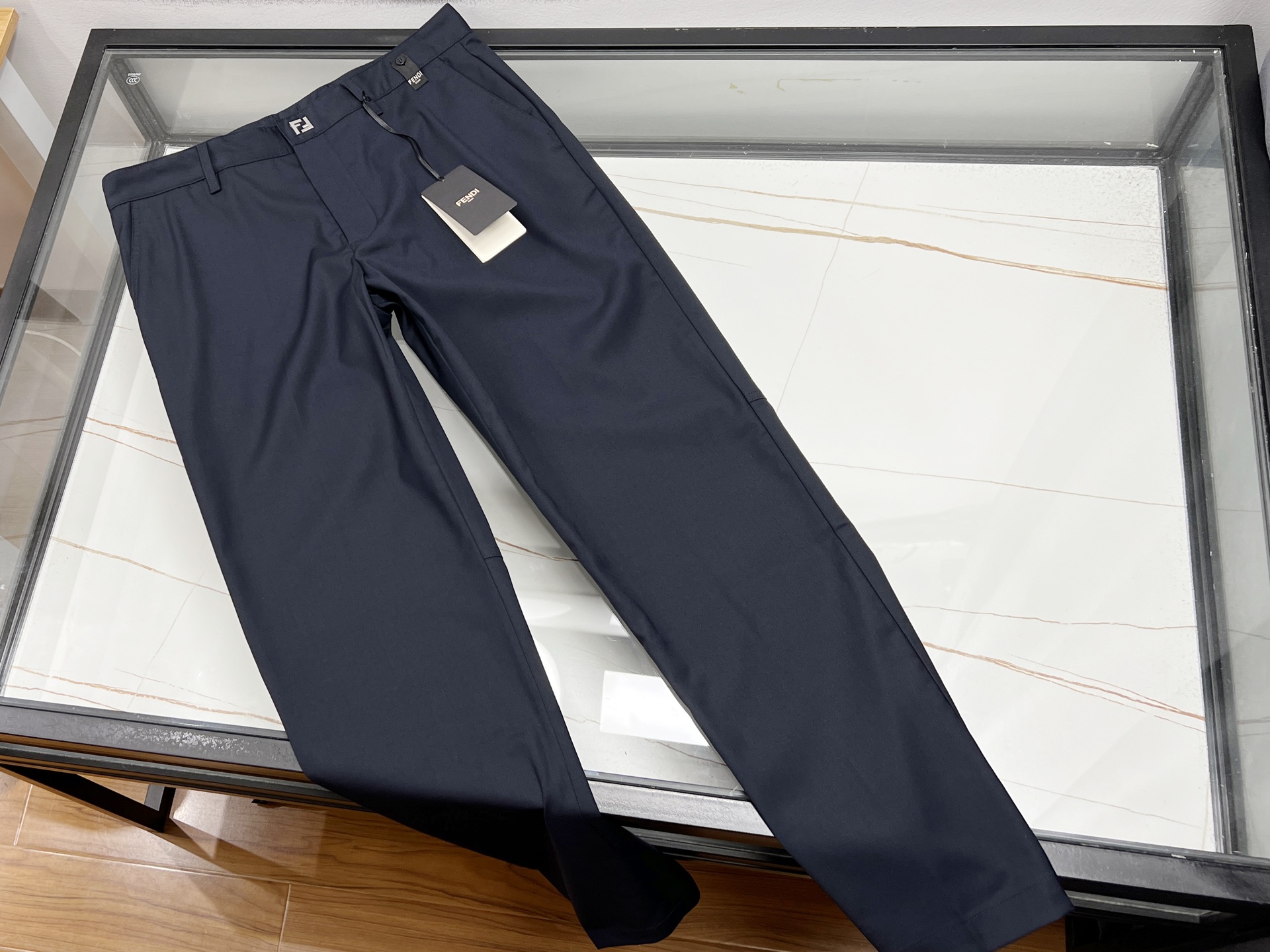 NO:754867,-26SS————Just needed in spring and summer!  Classic wool casual trousers, original factory direct supply, close your eyes and avoid stepping on thunder!  Selected high-quality wool fabric, light, breathable and warm, bid farewell to the sultry heat in spring and summer, and is skin-friendly without scratching the flesh. The classic trousers style, neat lines modify the leg shape, the upper body looks slim and energetic, and is comfortable whether sitting for a long time or walking around in daily life. The simple color matching is versatile and easy to match.  T-shirts and shirts are all outstanding, and can be used for commuting, dating, and shopping. Made with original factory craftsmanship, the wiring is neat, the hardware is durable, not easy to pill and deform, and the original quality is visible. It is cost-effective and has a light luxury texture. Wear it in spring and summer, and you can easily wear it with a simple and high-end feel!  Ready for sale blue 44-46-48-50-52-54-56, Fendi-clothing, fendi, shirts, tees, t-shirt,19860909-26SS———春夏刚需！经典羊毛休闲西裤,原单工厂直供,闭眼入不踩雷！精选优质羊毛面料,轻薄透气又保暖,告别春夏闷热感,亲肤不扎肉.经典西裤版型,利落线条修饰腿型,上身显瘦又精神,不管是久坐还是日常走动都舒适.简约配色百搭不挑人,搭配T恤、衬衫都出彩,通勤、约会、逛街全hold住.原厂工艺打造,走线工整、五金耐用,不易起球变形,原单品质看得见.高性价比入手轻奢质感,春夏穿它,轻松穿出简约高级感！ 现货发售蓝色44-46-48-50-52-54-56,芬迪-服装,fendi,shirts,tees，t-shirt,,Women's clothing