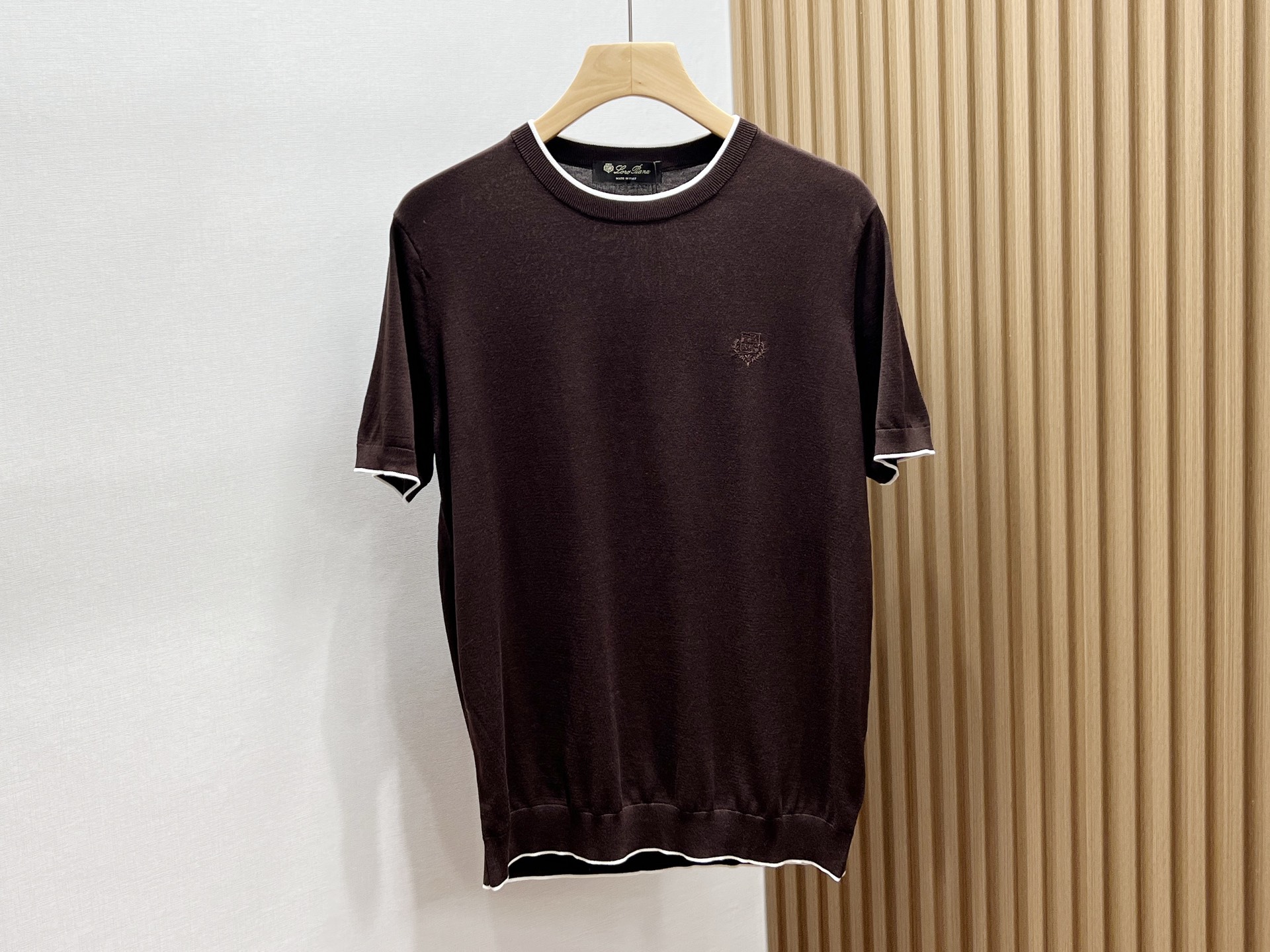 loro Piana 1936春夏新款 桑蚕丝混纺男士针织短袖衫！采用10%蚕丝+90％莱赛尔天丝混纺质