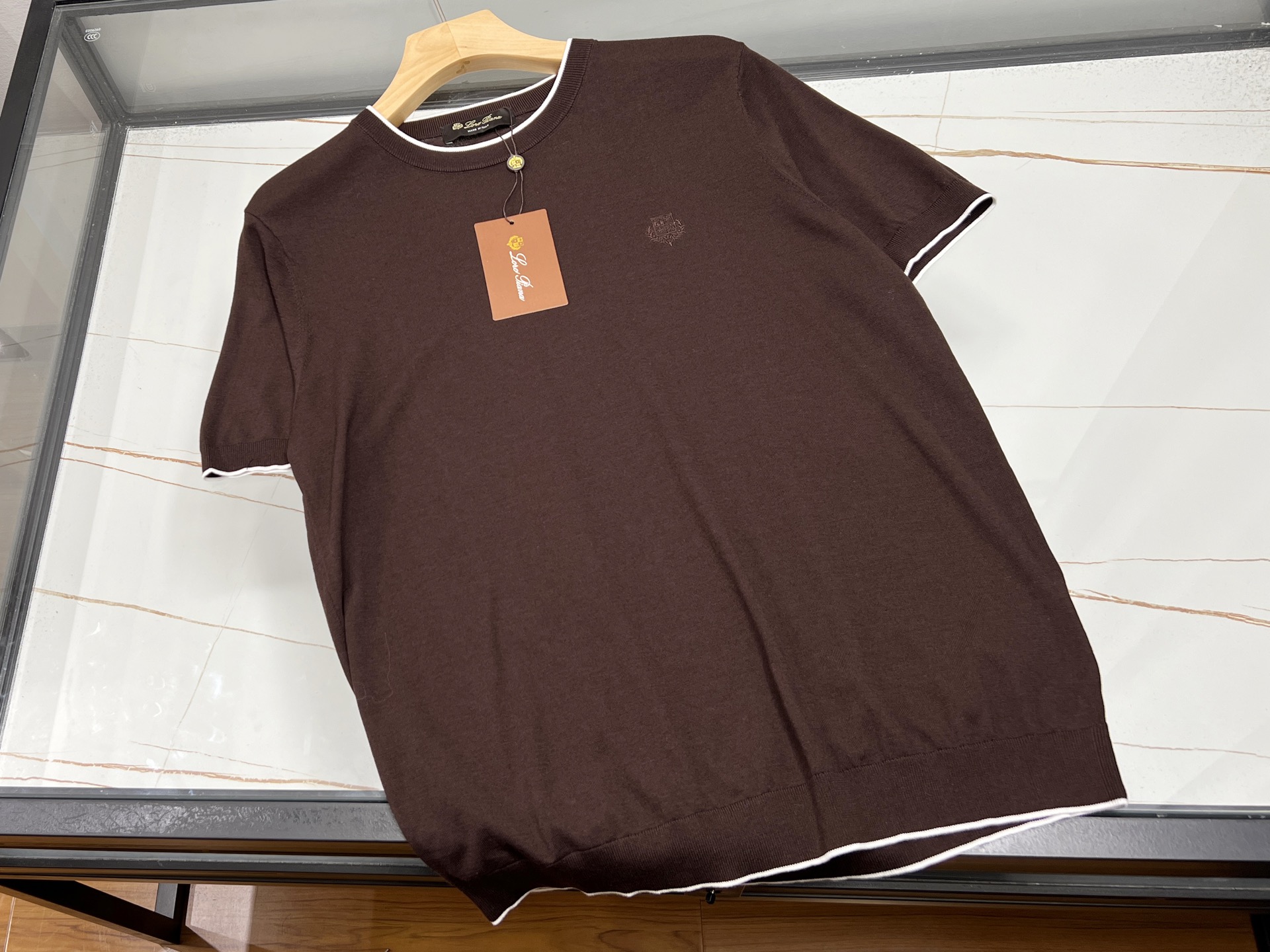 loro Piana 1936春夏新款 桑蚕丝混纺男士针织短袖衫！采用10%蚕丝+90％莱赛尔天丝混纺质