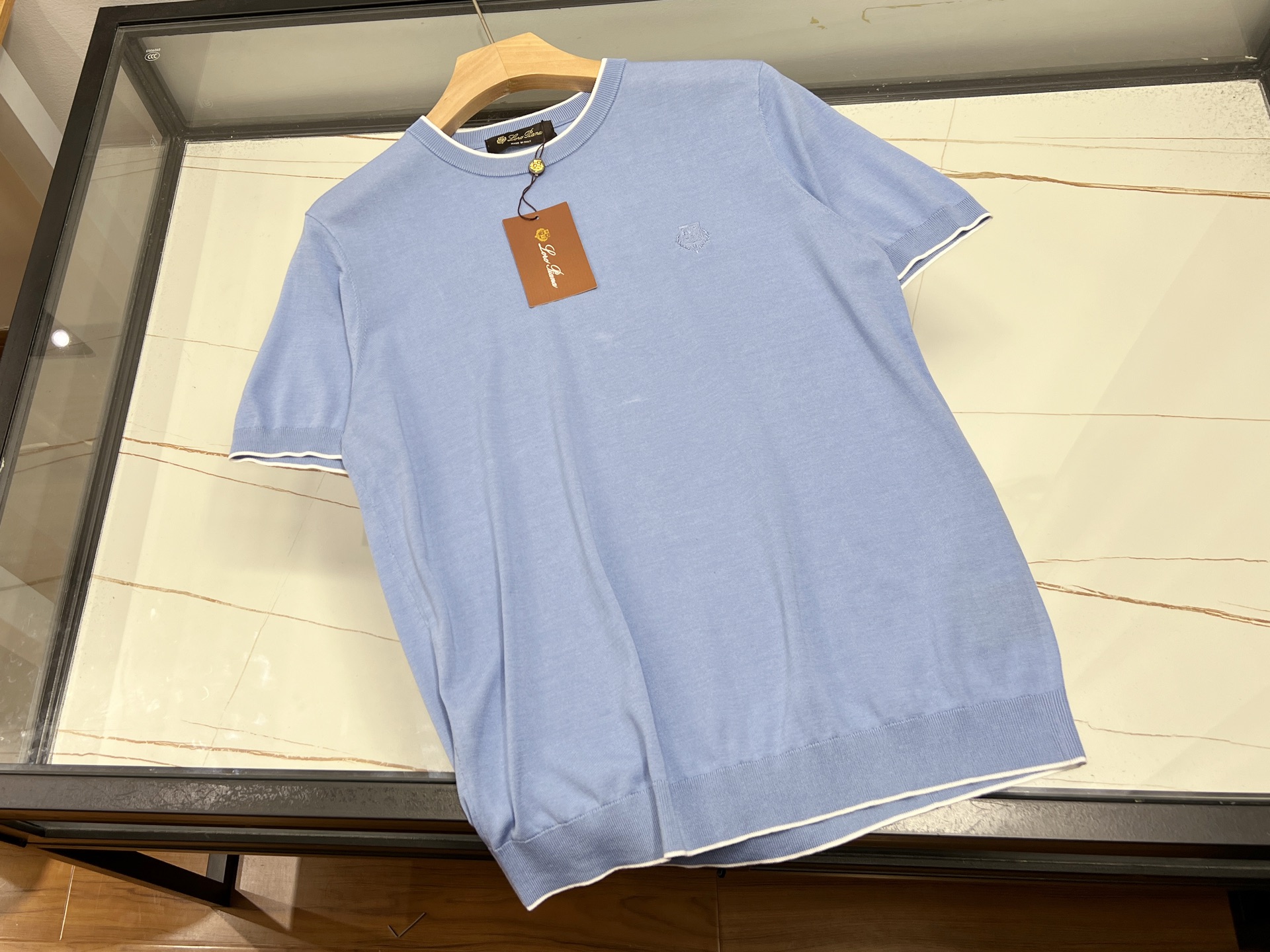loro Piana 1936春夏新款 桑蚕丝混纺男士针织短袖衫！采用10%蚕丝+90％莱赛尔天丝混纺质