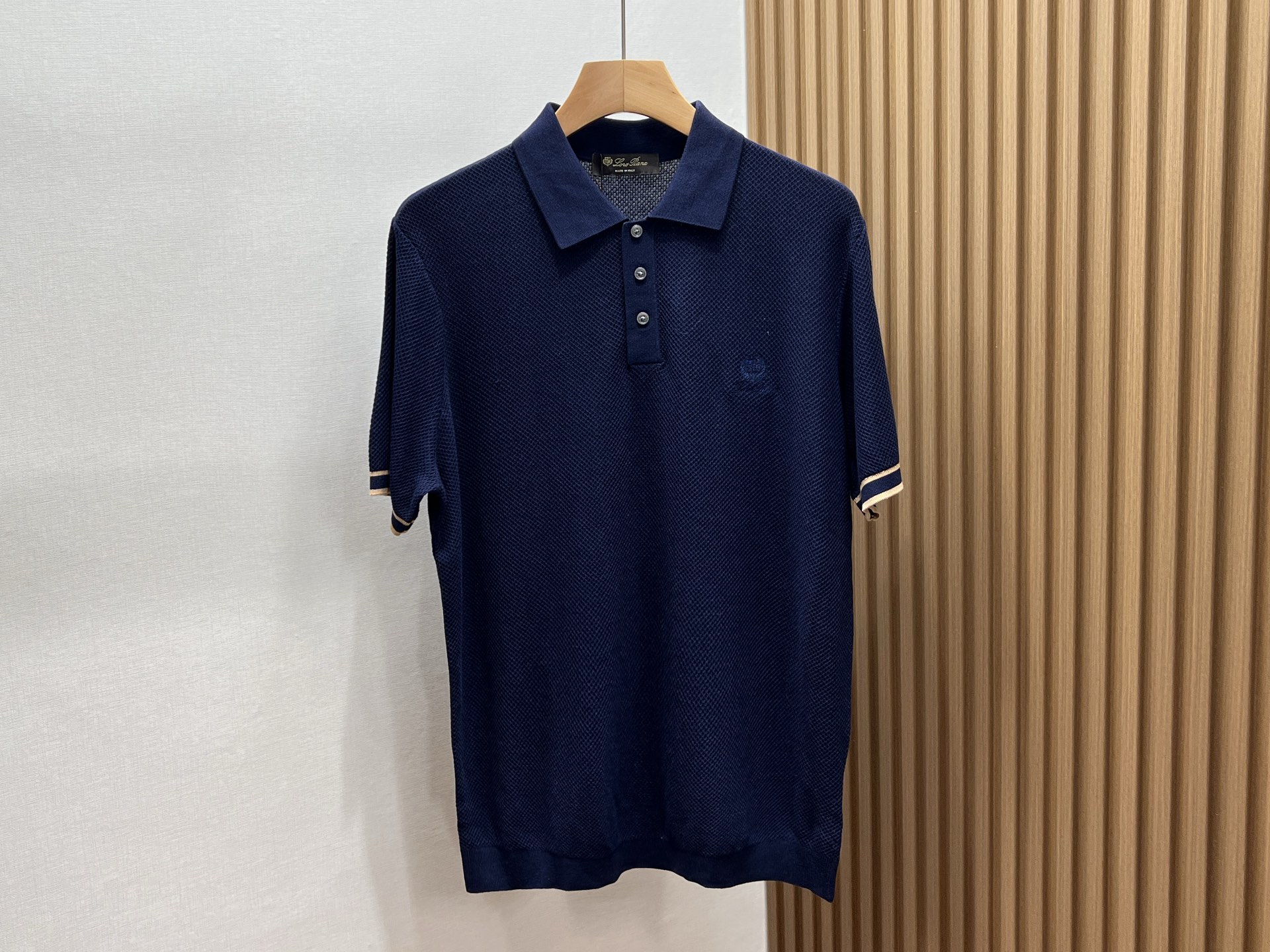loro Piana 1936春夏新款 桑蚕丝混纺男士针织短袖衫！采用10%蚕丝+90％莱赛尔天丝混纺质
