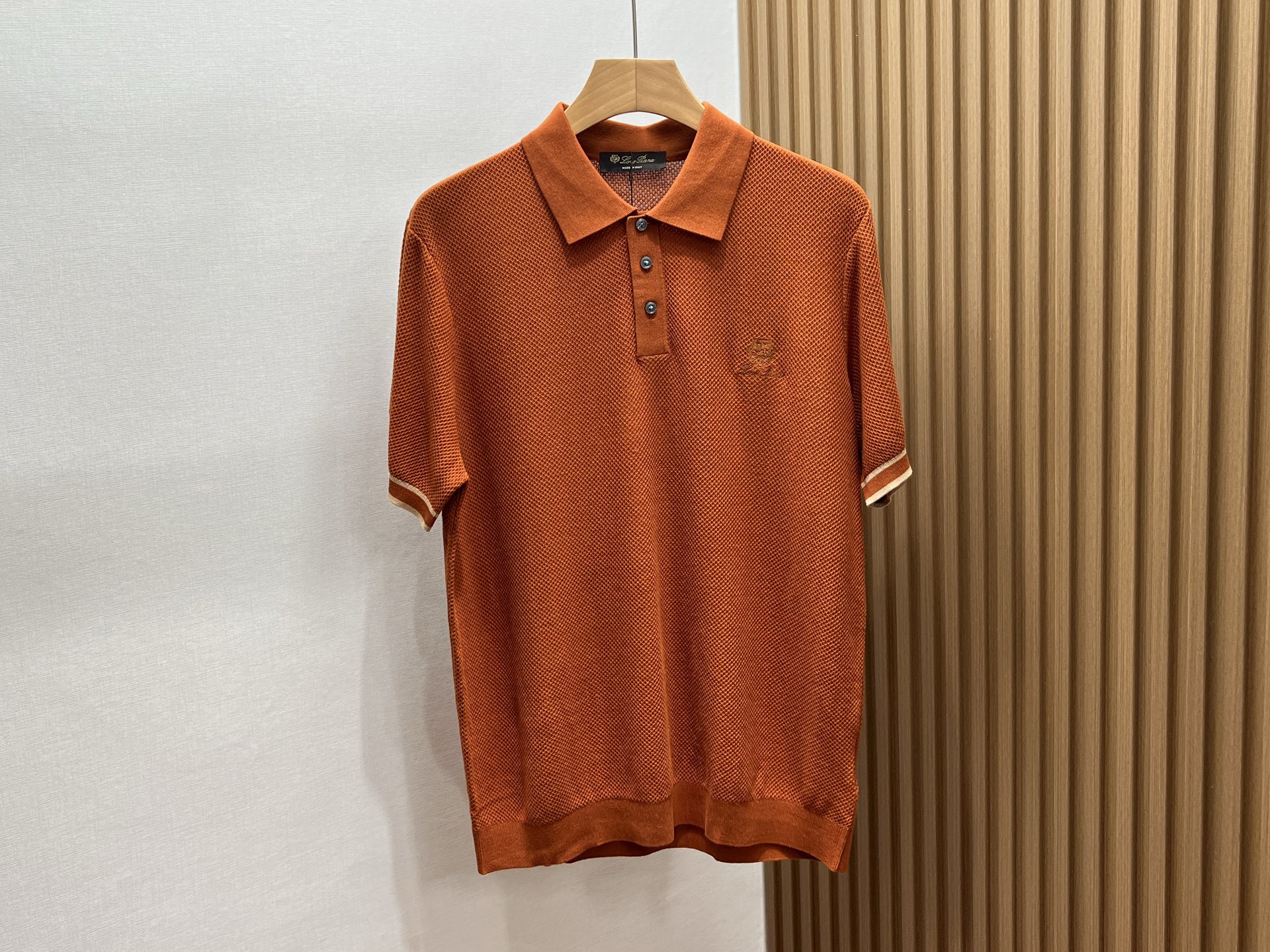 loro Piana 1936春夏新款 桑蚕丝混纺男士针织短袖衫！采用10%蚕丝+90％莱赛尔天丝混纺质
