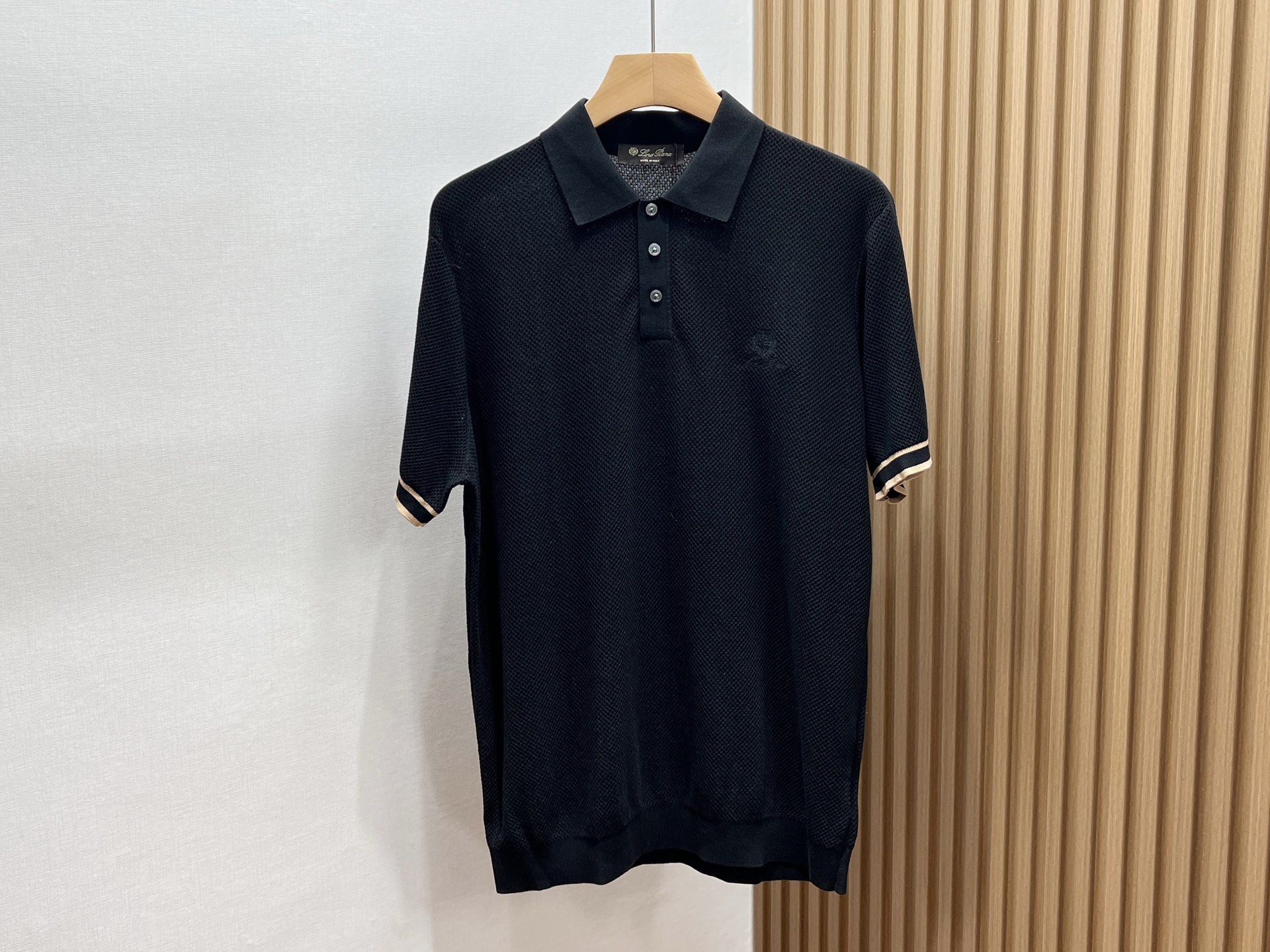 loro Piana 1936春夏新款 桑蚕丝混纺男士针织短袖衫！采用10%蚕丝+90％莱赛尔天丝混纺质
