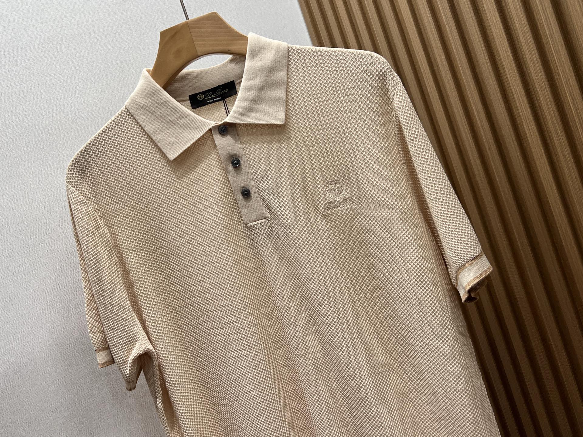 loro Piana 1936春夏新款 桑蚕丝混纺男士针织短袖衫！采用10%蚕丝+90％莱赛尔天丝混纺质