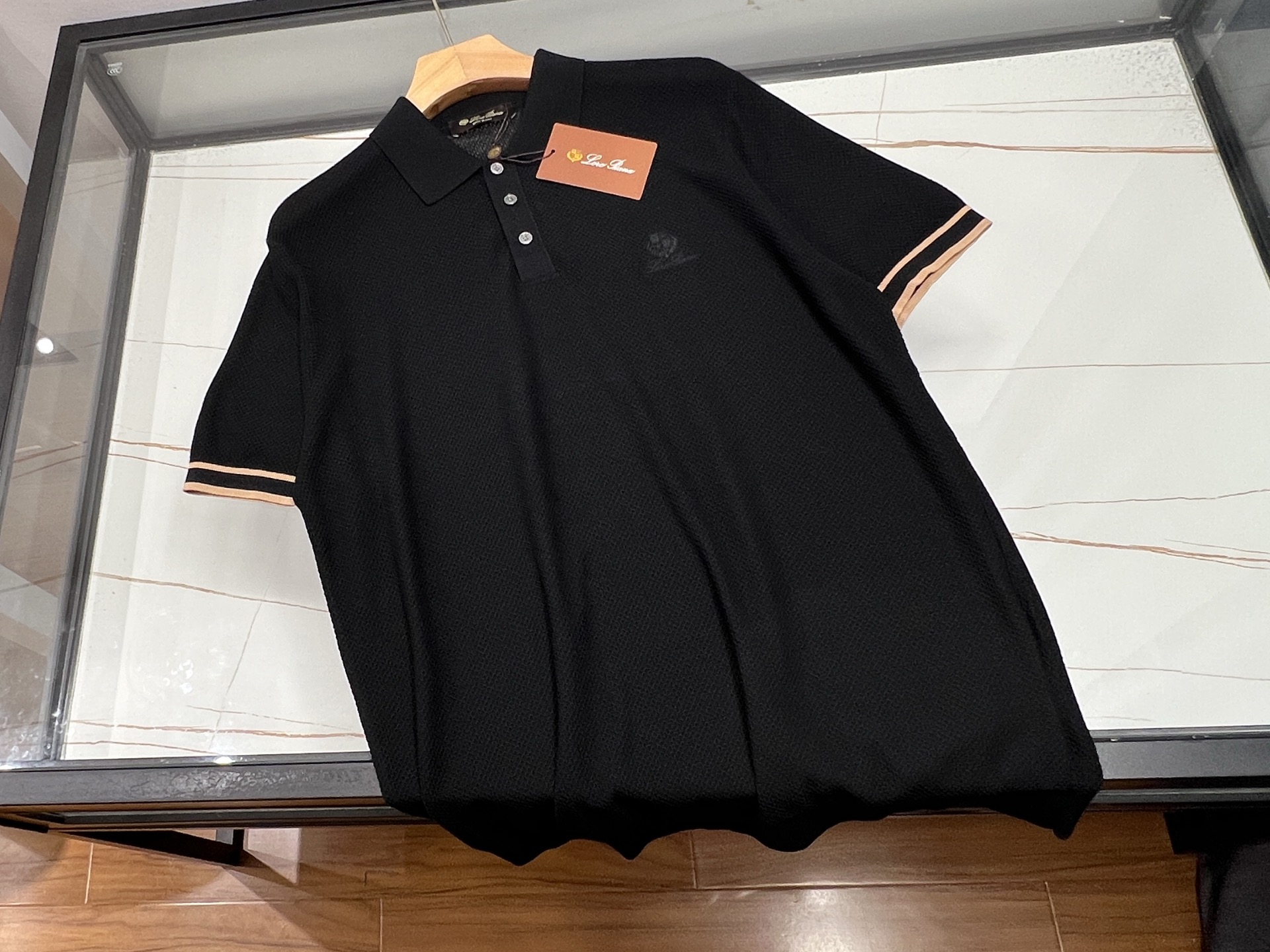 loro Piana 1936春夏新款 桑蚕丝混纺男士针织短袖衫！采用10%蚕丝+90％莱赛尔天丝混纺质