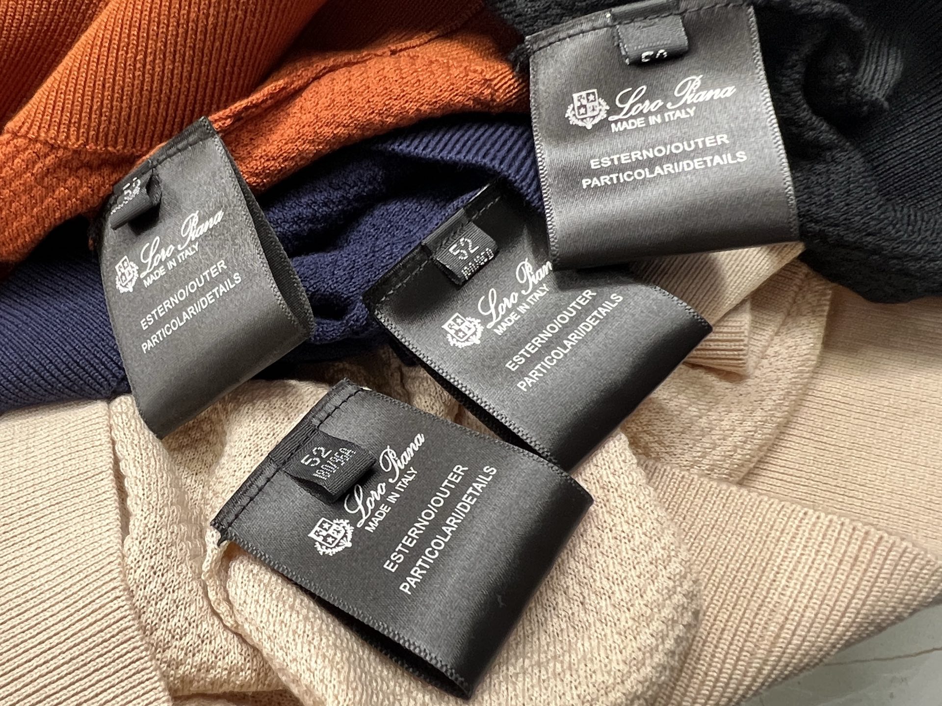 loro Piana 1936春夏新款 桑蚕丝混纺男士针织短袖衫！采用10%蚕丝+90％莱赛尔天丝混纺质