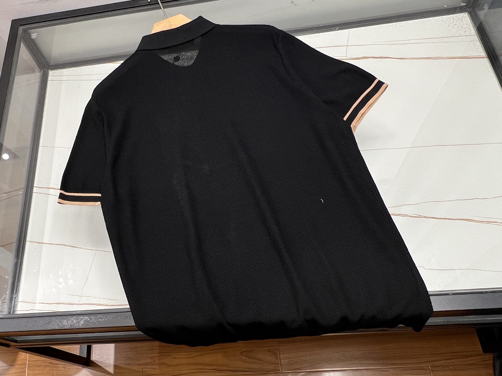 loro Piana 1936春夏新款 桑蚕丝混纺男士针织短袖衫！采用10%蚕丝+90％莱赛尔天丝混纺质