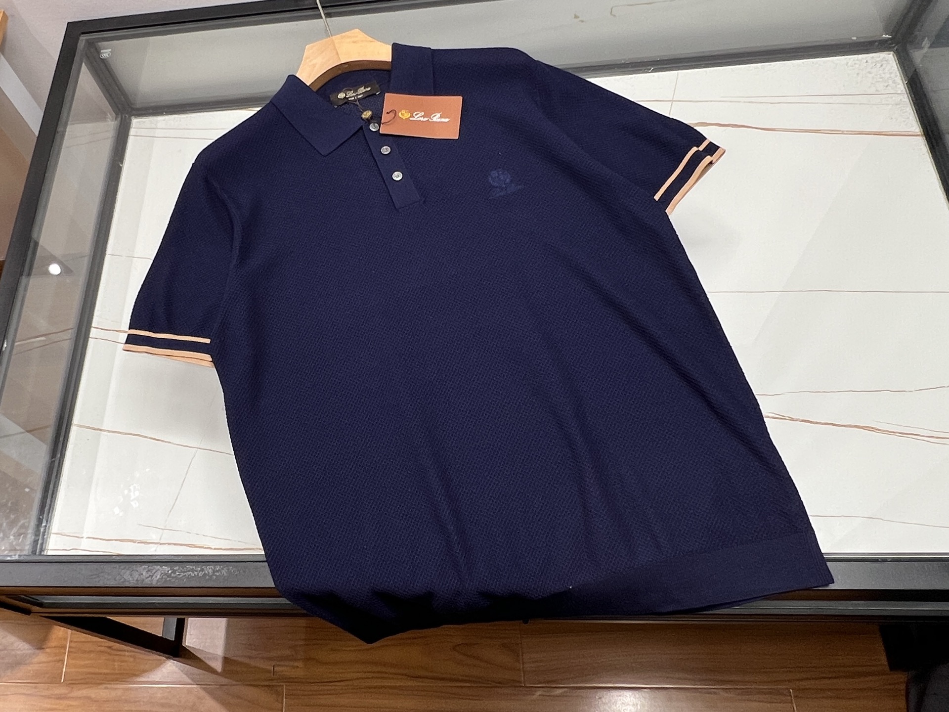 loro Piana 1936春夏新款 桑蚕丝混纺男士针织短袖衫！采用10%蚕丝+90％莱赛尔天丝混纺质