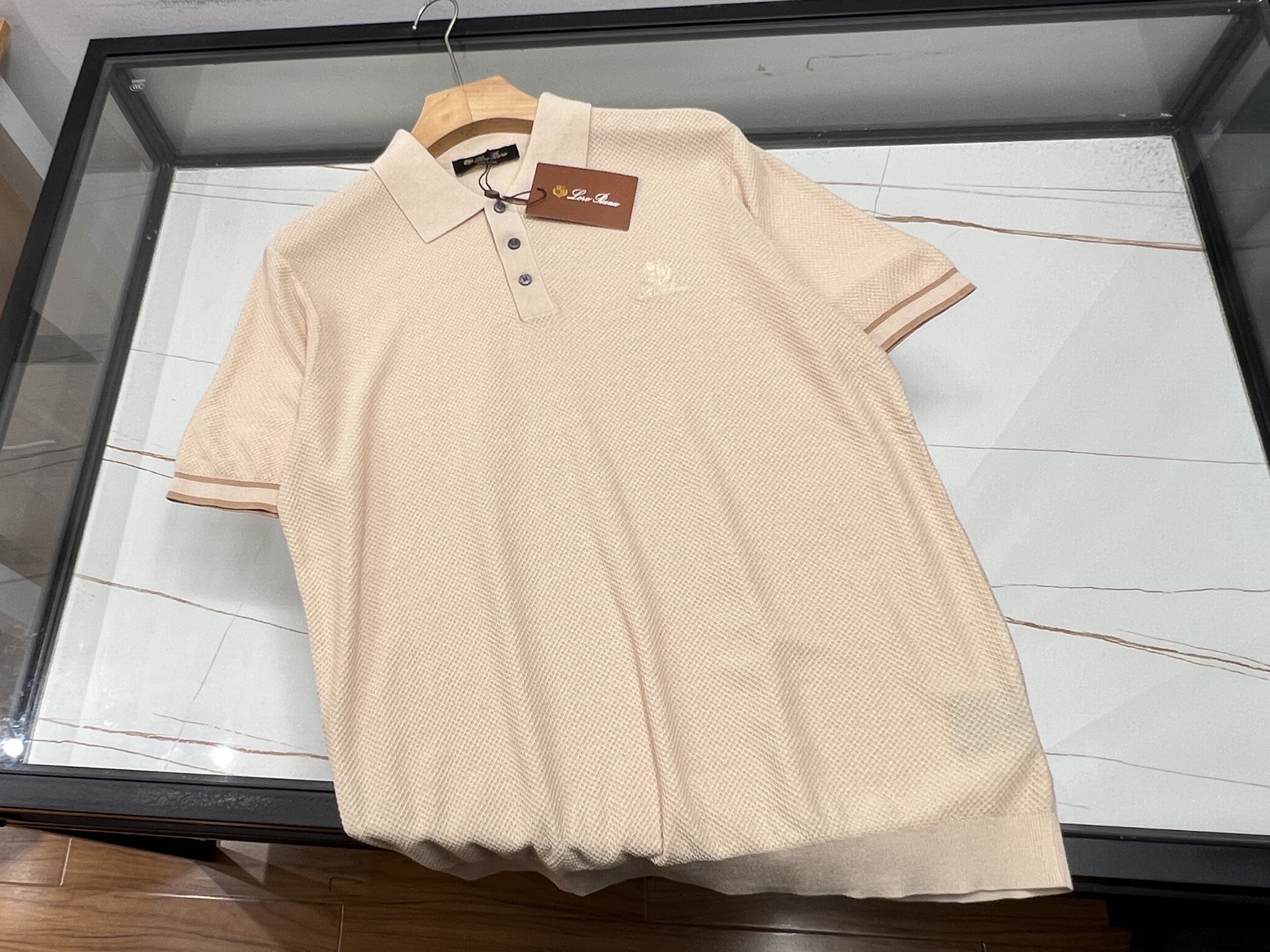 loro Piana 1936春夏新款 桑蚕丝混纺男士针织短袖衫！采用10%蚕丝+90％莱赛尔天丝混纺质