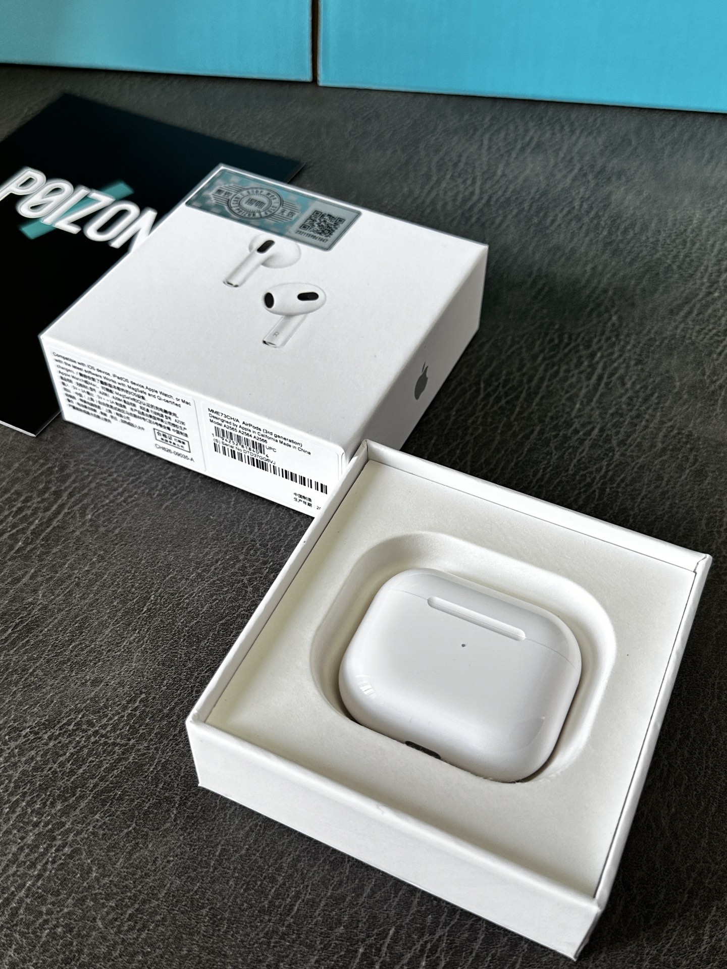 💰180 苹果AirPods3耳机(简称四代)高配毒版‼️
高通3026高配芯片 稳定性高
升级攻破无法验证页面 支持17系统正常弹窗连接
升级钢铁纽扣电池 续航长达5-6小时
五码合一 带本机序列号 序列号官网可查
正确弹窗图标 所有功能和正品一致‼️
还原原装一样外观 原装原厂壳 灰白指示灯罩
美纹缝 空间音频 入耳检测 触压切歌 接听电话
三真电量 超长续航 通话/听音乐可达8-10小时左右 超长续航
(还原上下撕拉封口包装 功能及外观均同步ZP)
📦下单赠送得物配套
无线充充电盘➕保护壳➕毒卡➕毒盒‼️
售后:耳机/包装不刮花 不影响二次销售支持退换 保修三个月(人为除外)‼️