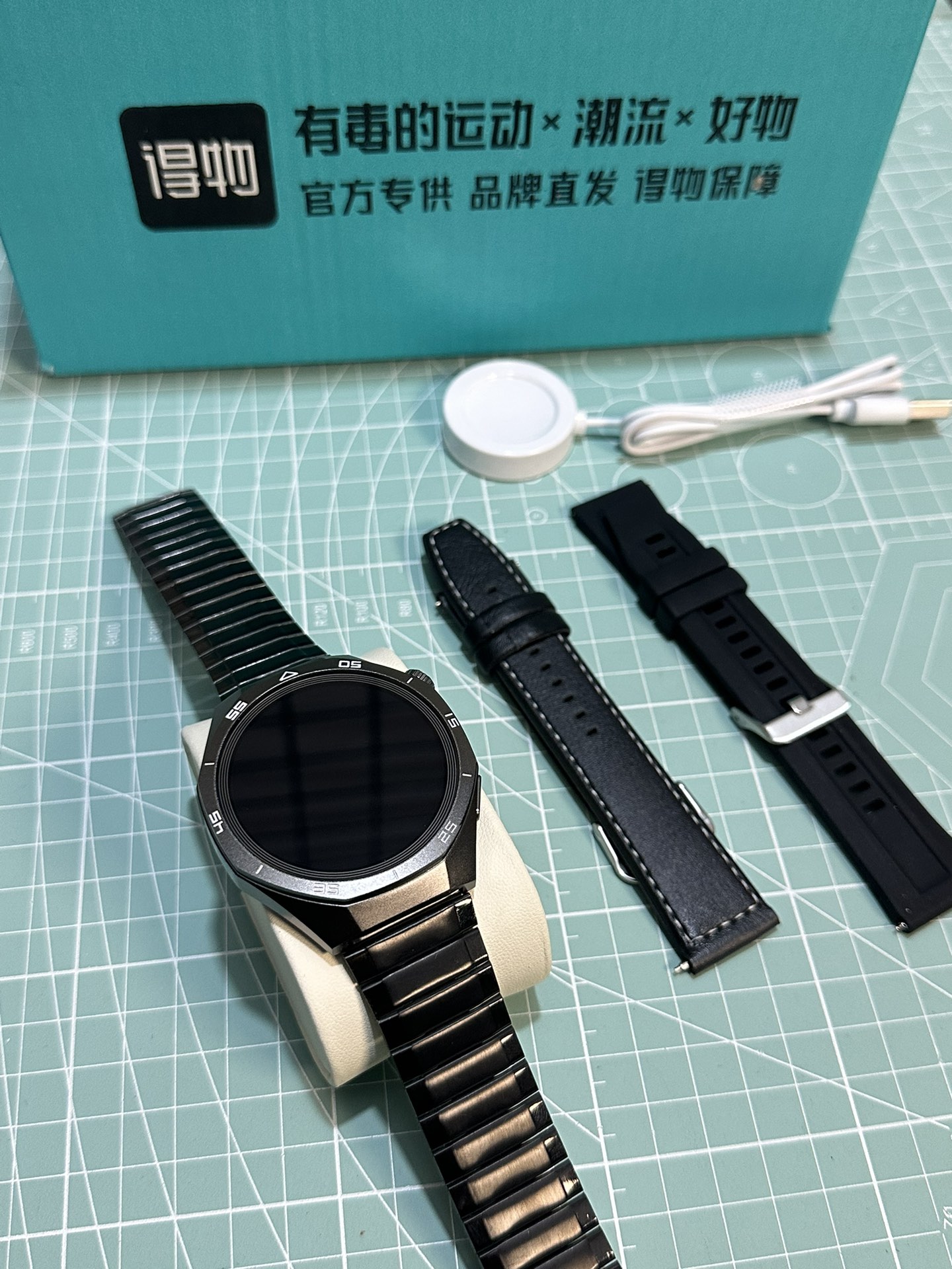 全网最高版本出货‼️ 华为HUAWEI GT5 Pro手表 银色 曜石黑两个配色 赠送3条表带 表带可更换 下单可备注