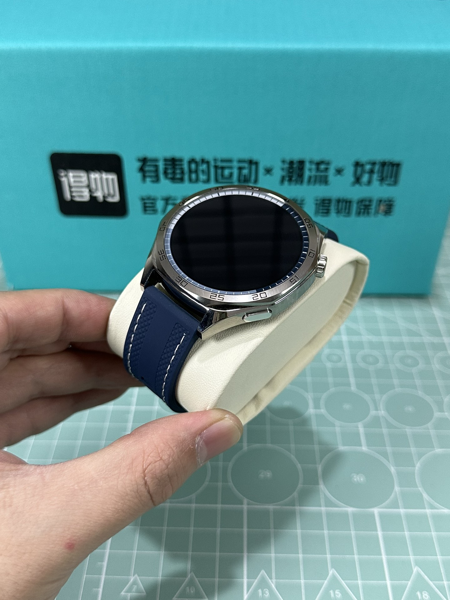 批💰200‼️
华为HUAWEI GT5 手表 托帕蓝
赠送 复合编织 钢  胶三条表带