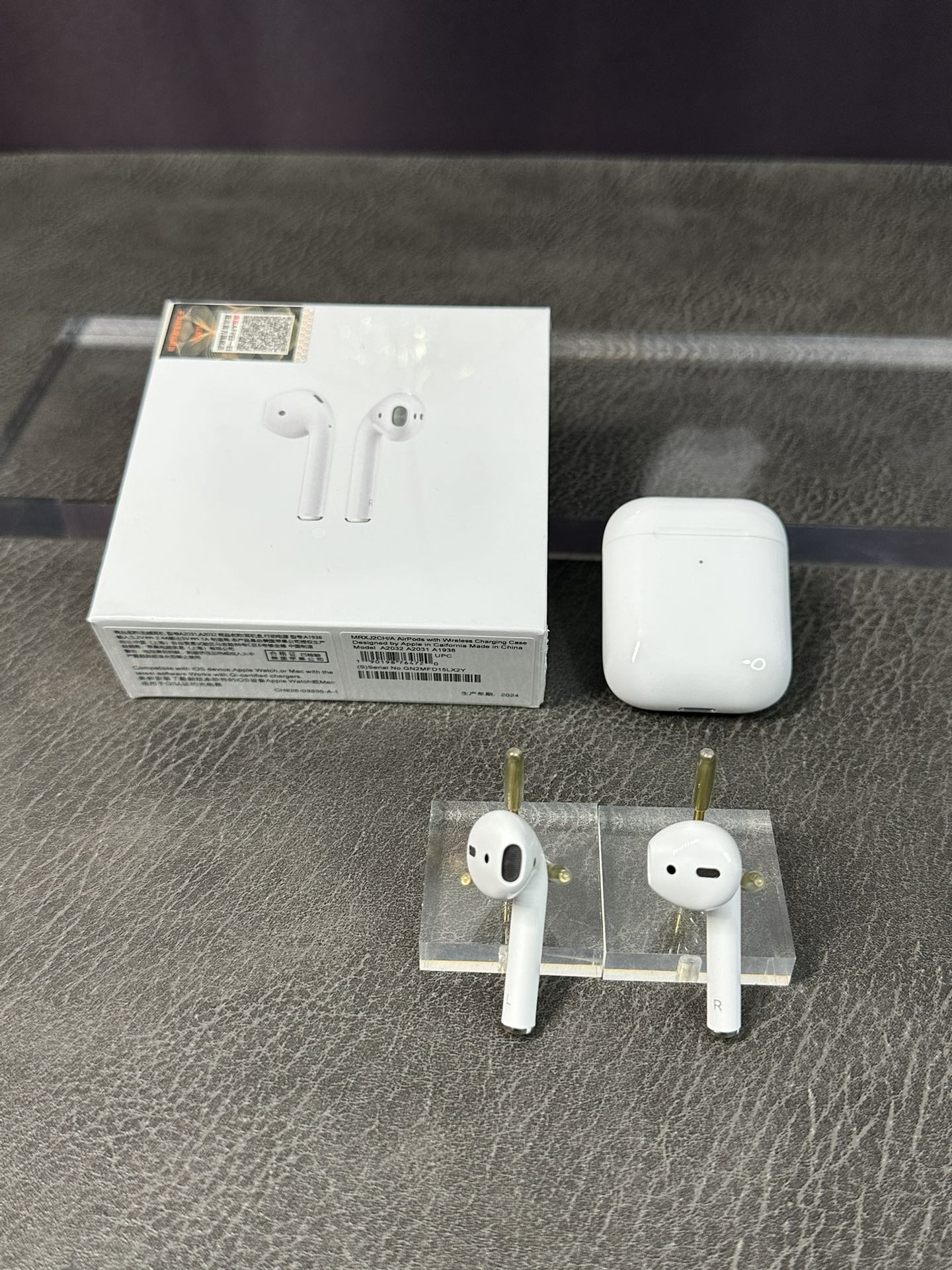 💰190
AirPods2 二代外贸充正京东版
▪️市面最高版本 外贸充正版本
▪️支持18.0系统正常弹窗连接 不会显示无法验证
▪️支持语音功能 续航5小时左右
▪️音频共享 定位功能 蓝牙名称随意改
▪️秒弹窗 长显电量 实时更新显示
▪️与zp基本无差别 原装音质 原装重量 还原原壳手感 混卖渠道货
市面天花板 升级纽扣电池 单次续航长达5小时‼️
售后:外观不磨损不影响二次销售15天内可退换 保修三个月
下单配套:官方标配耳机➕MagSafe无线充➕个性保护套➕京东发票➕专用京东快递盒‼️‼️