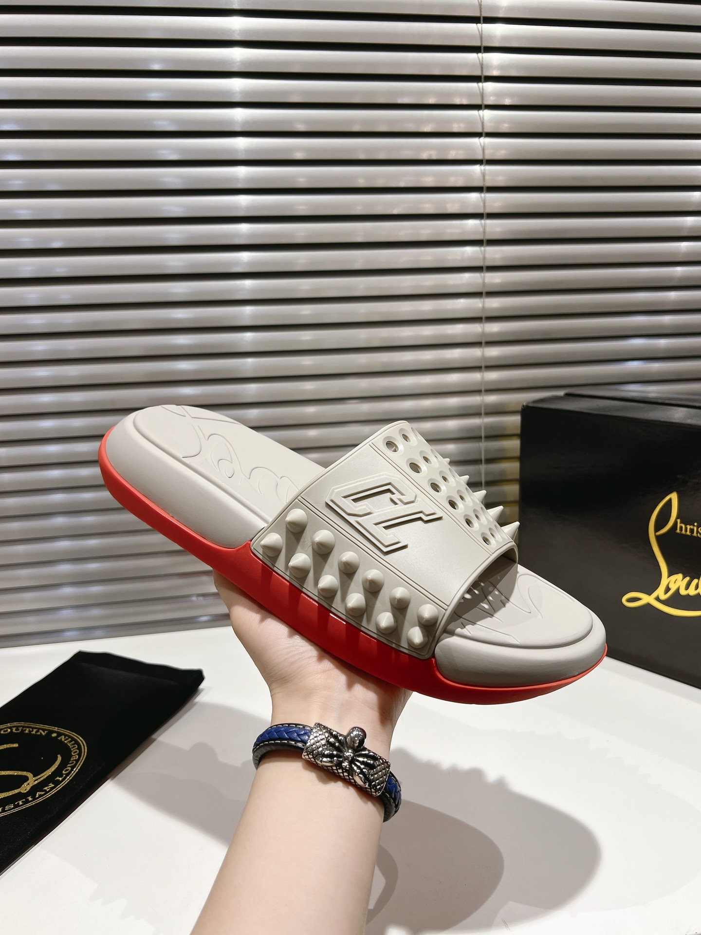 Customize Christian Louboutin: CL Varsity Slipper in Black Box for 2024. - 图片 6