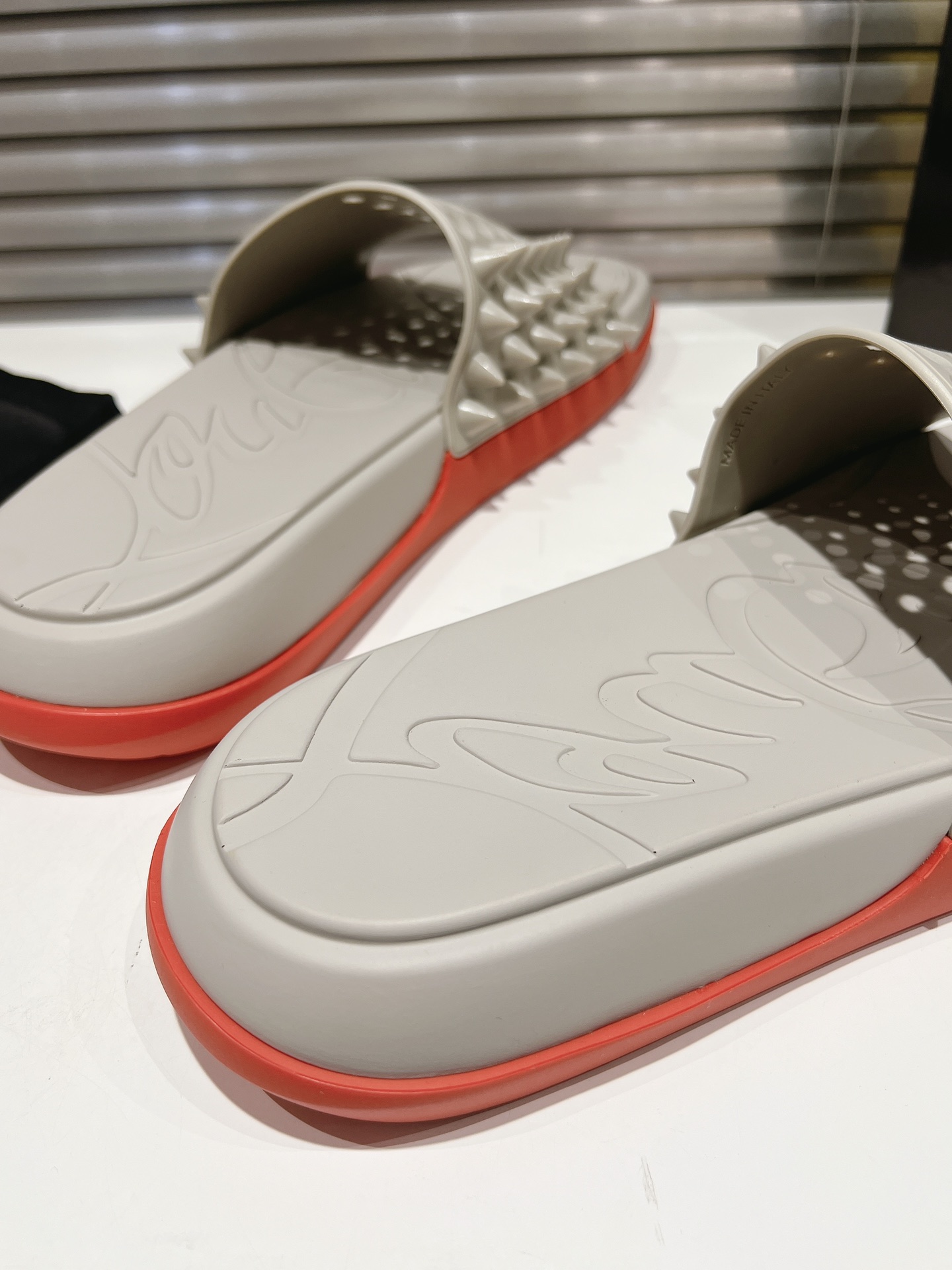 Customize Christian Louboutin: CL Varsity Slipper in Black Box for 2024. - 图片 7