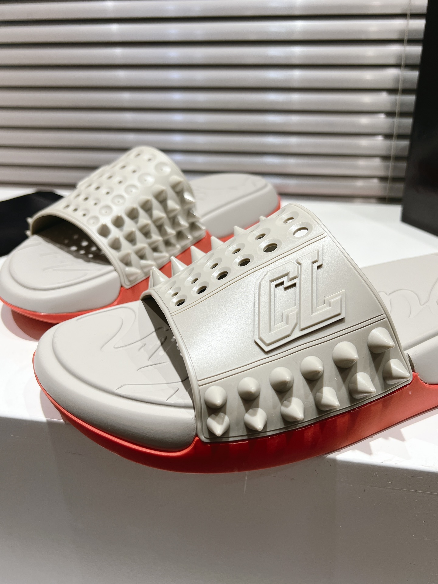 Customize Christian Louboutin: CL Varsity Slipper in Black Box for 2024. - 图片 8