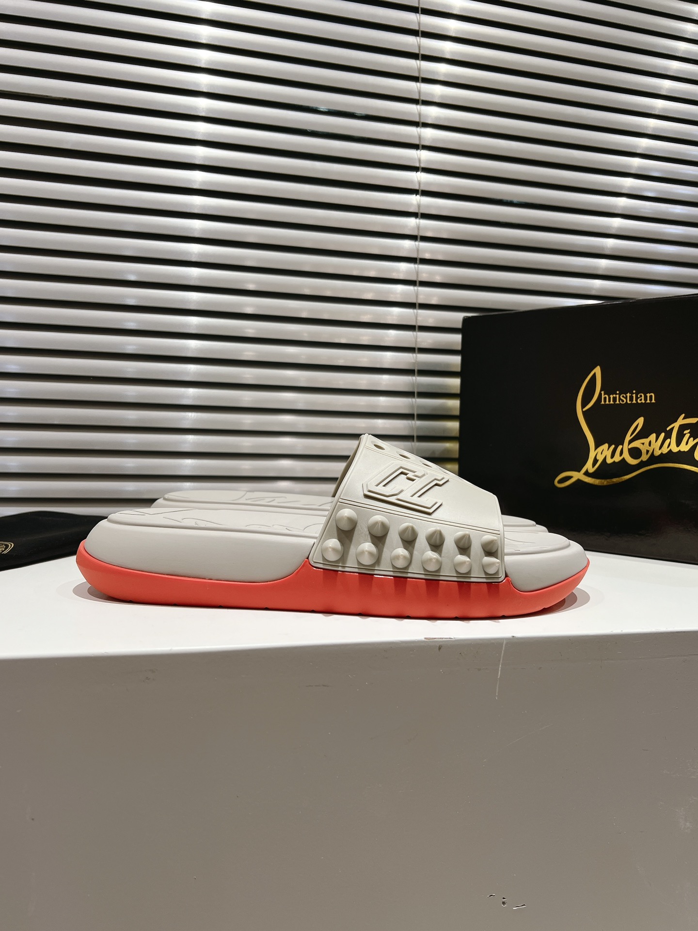 Customize Christian Louboutin: CL Varsity Slipper in Black Box for 2024. - 图片 2