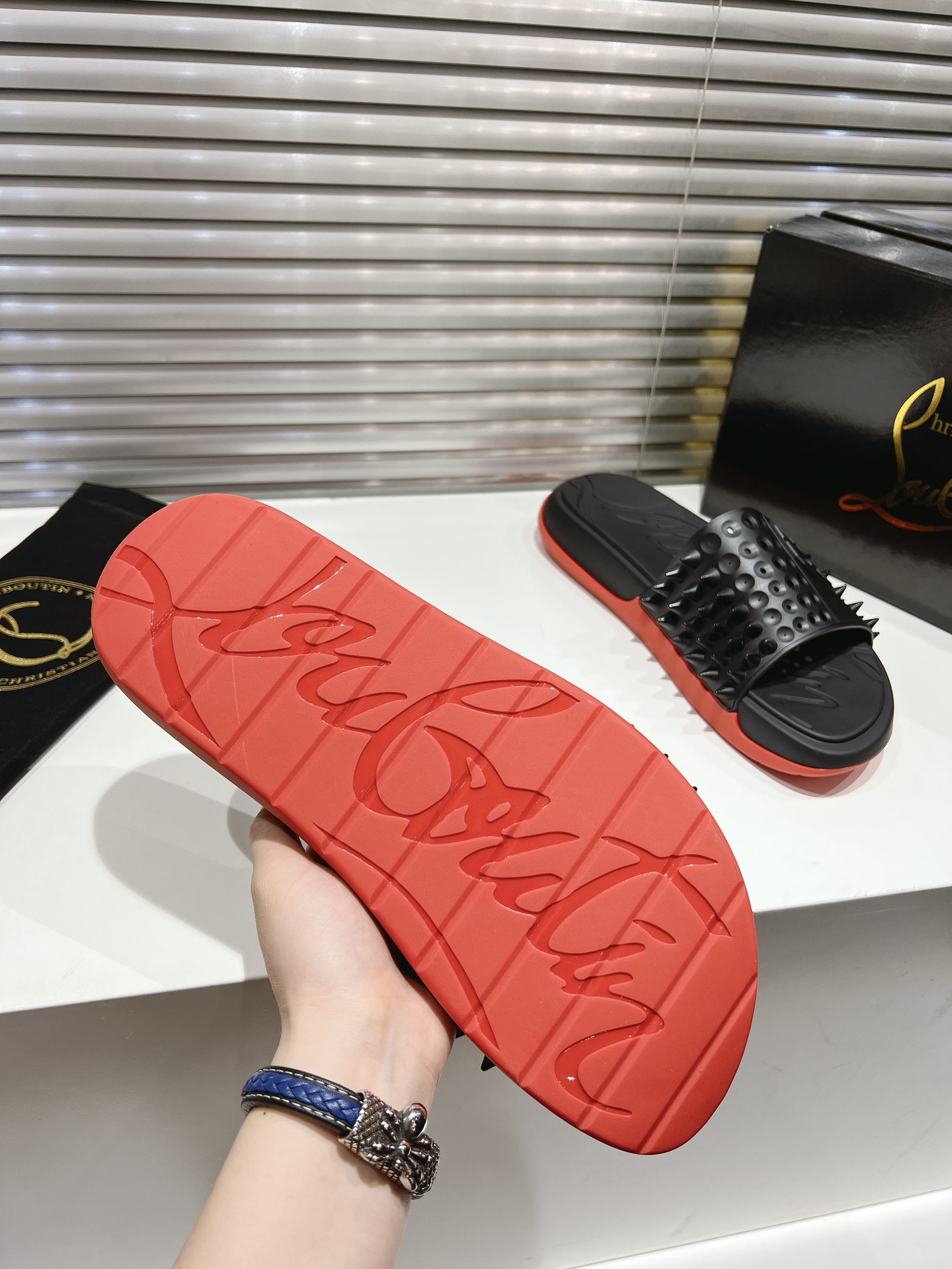 Customize Christian Louboutin Varsity Shoes with Unique Design and Materials - 图片 9