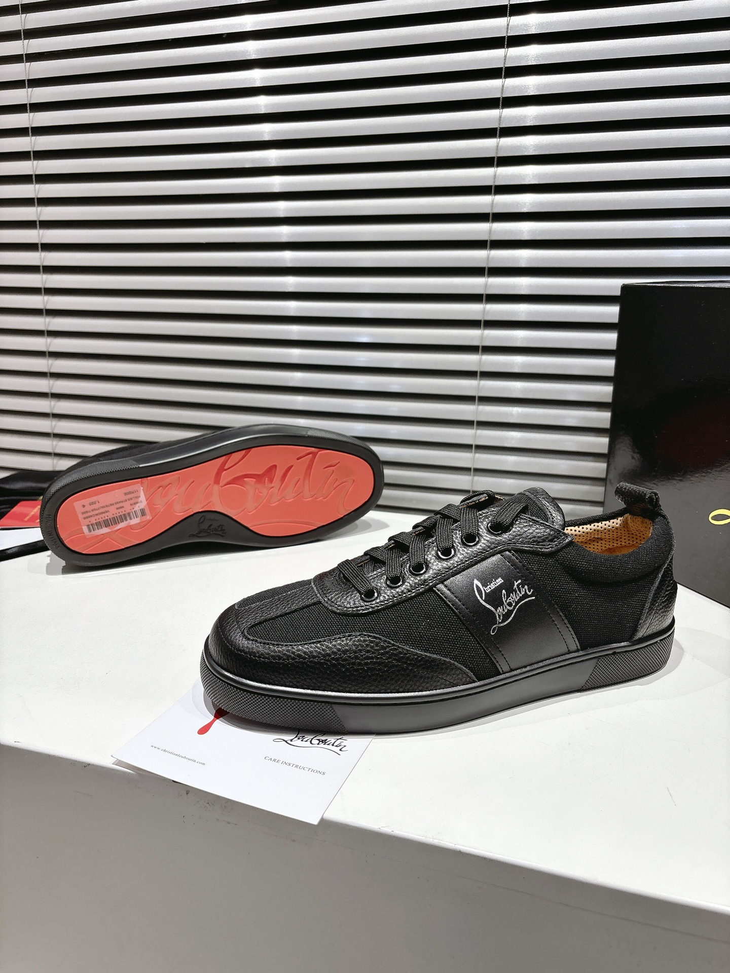 2025s Top-Level Customization by Christian Louboutin: Retro Sneakers with Modern Twist - 图片 6