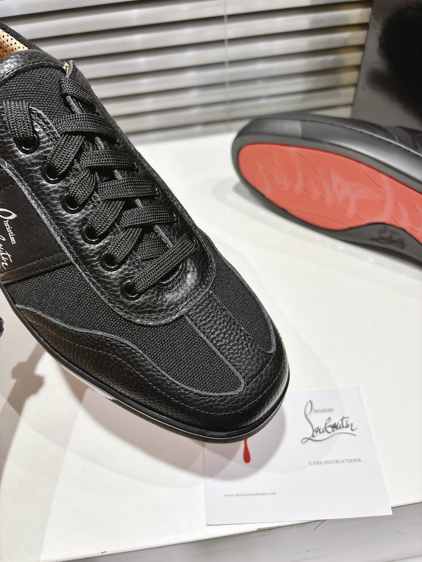 2025s Top-Level Customization by Christian Louboutin: Retro Sneakers with Modern Twist - 图片 7