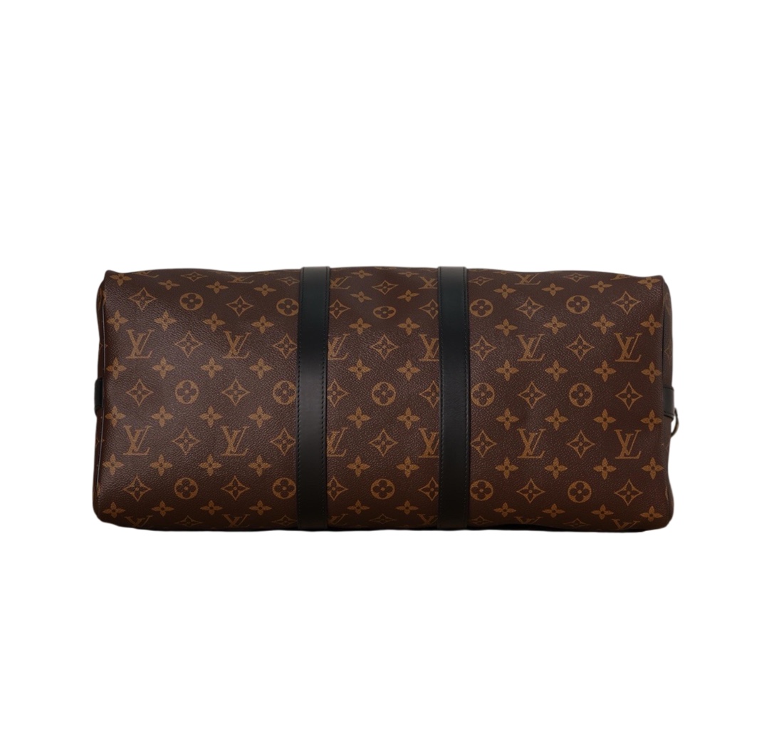 图片[6]-LOUIS VUITTON 路易威登 Keepall 黑棕老花旅行包 此款旅行包采用有史以来尤其受欢迎的经典路易威登设计 适用于事业繁忙而又注重品味的男士 宽敞的容量和可调节肩带适用于工作、休闲或出行特殊涂层帆布一体 天然牛皮饰边 棉纺织衬里 大容量设计 随身上机行李尺寸 可拆卸皮革铭牌 可调节肩带 尺寸：45*20*27cm-选品中心