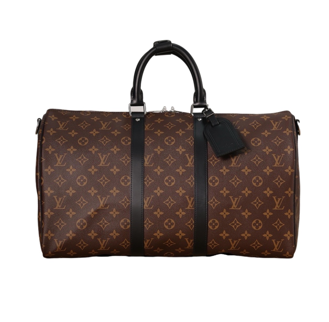 图片[3]-LOUIS VUITTON 路易威登 Keepall 黑棕老花旅行包 此款旅行包采用有史以来尤其受欢迎的经典路易威登设计 适用于事业繁忙而又注重品味的男士 宽敞的容量和可调节肩带适用于工作、休闲或出行特殊涂层帆布一体 天然牛皮饰边 棉纺织衬里 大容量设计 随身上机行李尺寸 可拆卸皮革铭牌 可调节肩带 尺寸：45*20*27cm-选品中心