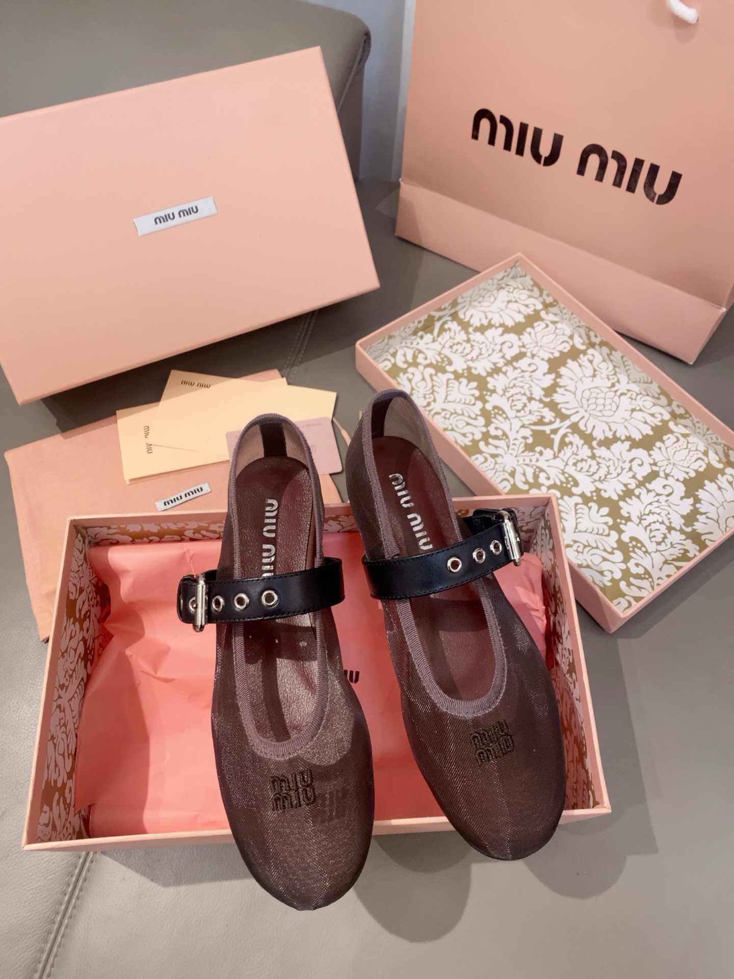 NO:265462,25miumiu is available in spring, with 35-40 sizes, ballet shoes, miumiu1986090925miumiu春季上新啦,码数35-40,芭蕾舞鞋,miumiu,Women's Shoes