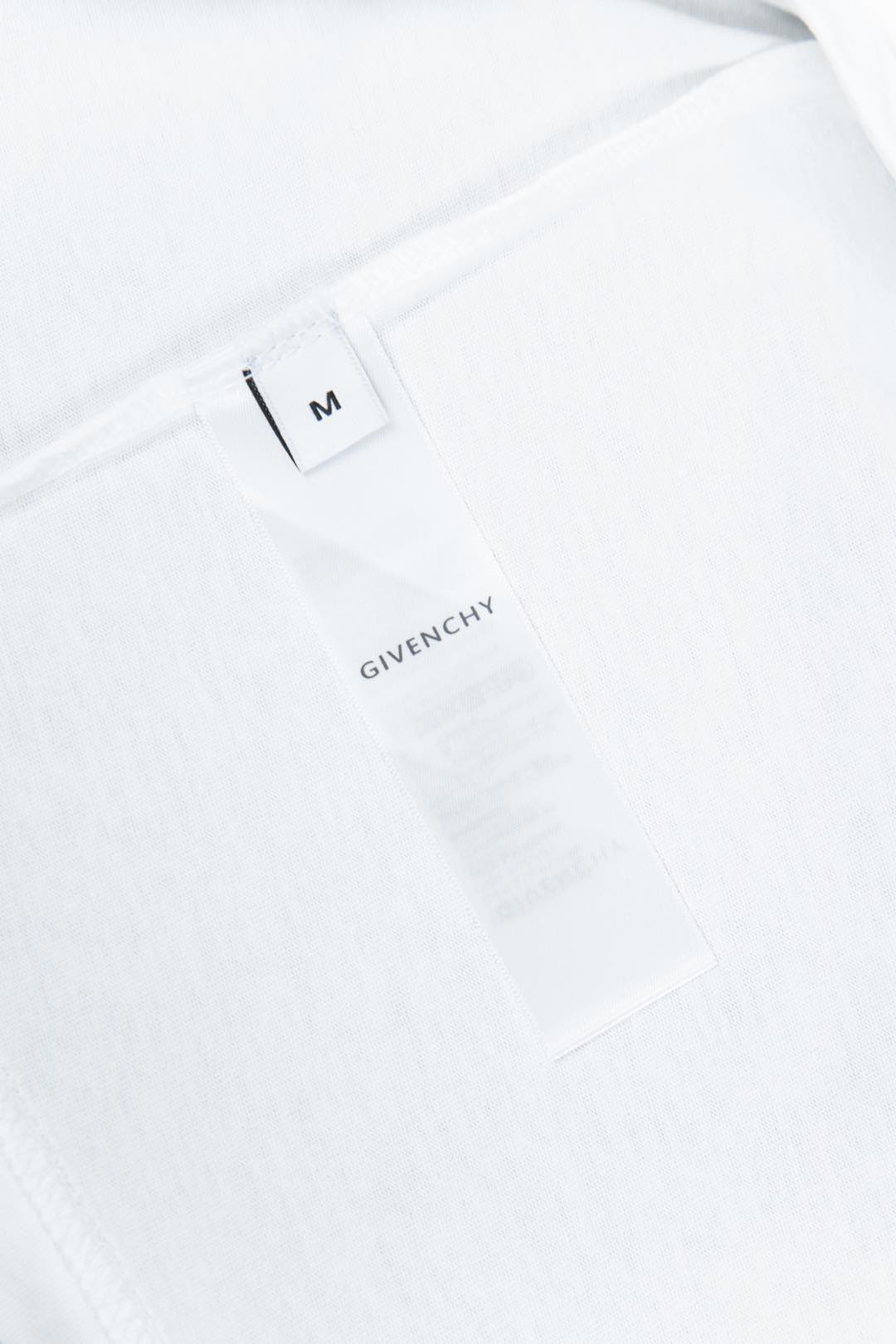 Givenchy Tarot T-shirt: Luxury Fashion Icon in Black & White - 图片 9