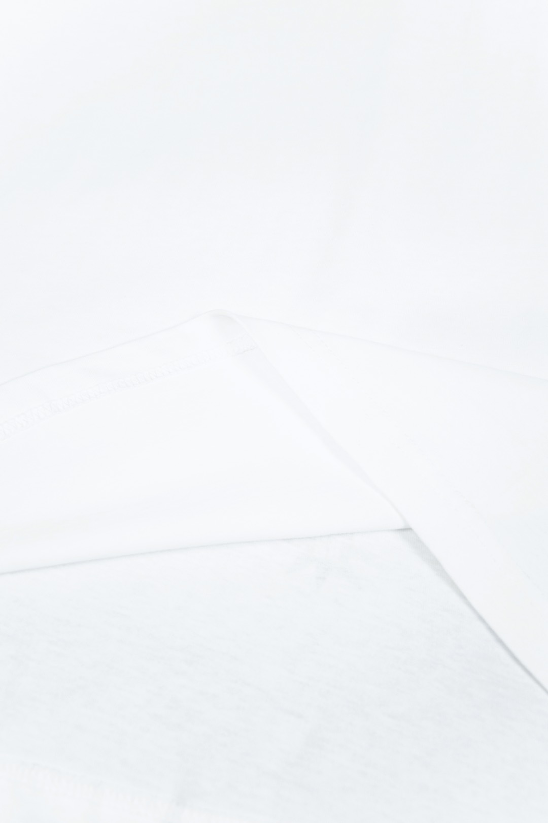 Givenchy Tarot T-shirt: Luxury Fashion Icon in Black & White - 图片 8