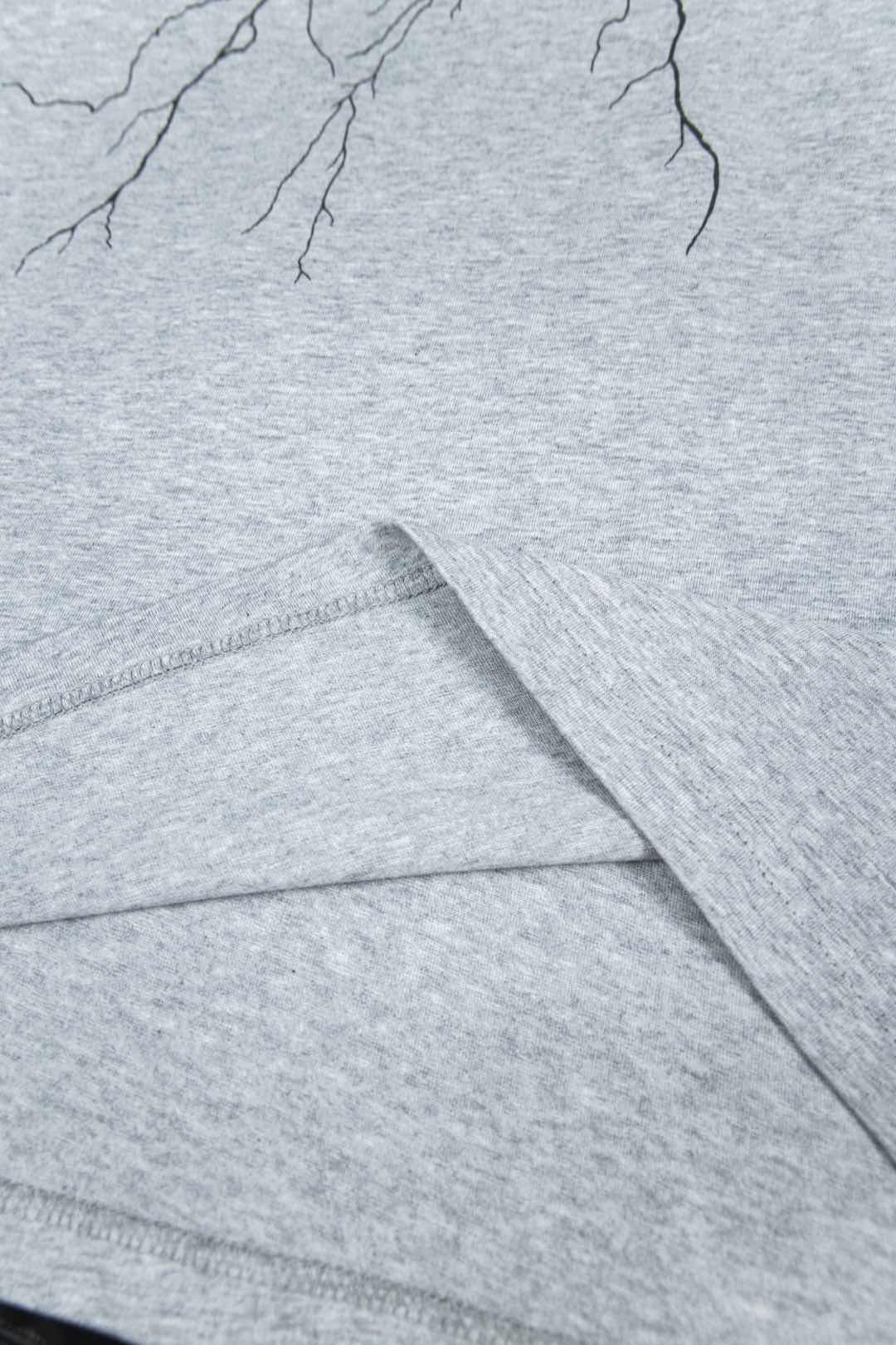 Givenchy Flash-Print T-shirt: Luxury Artwork in Fashion Industry - 图片 8