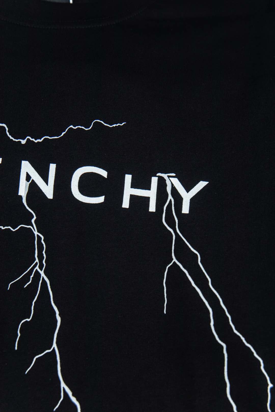 Givenchy Flash-Print T-shirt: Luxury Fashion with Timeless Style - 图片 7