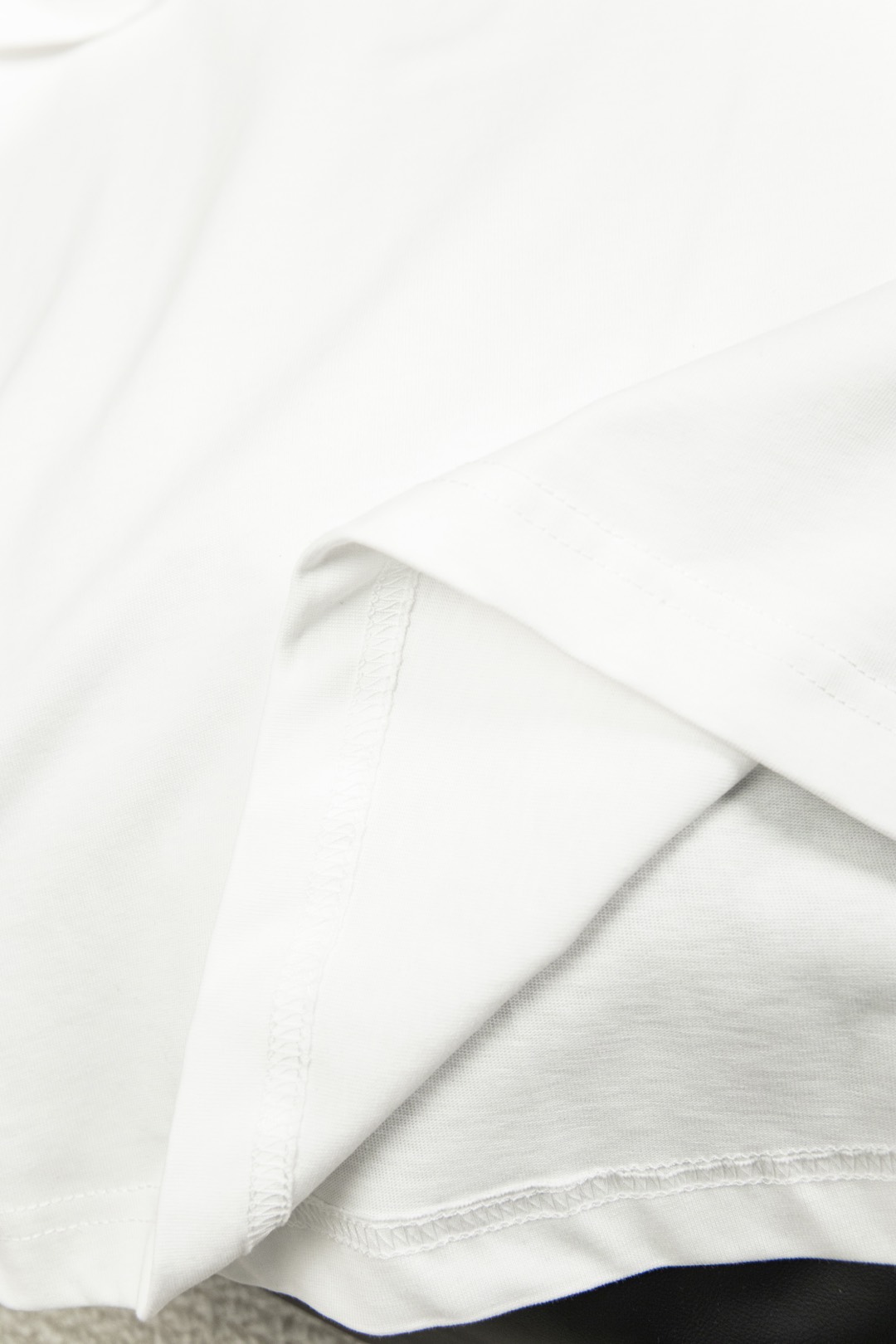 Givenchy G-Big Embroidery T-Shirt: Elegant Style, High Cost Artwork, White Color. - 图片 8