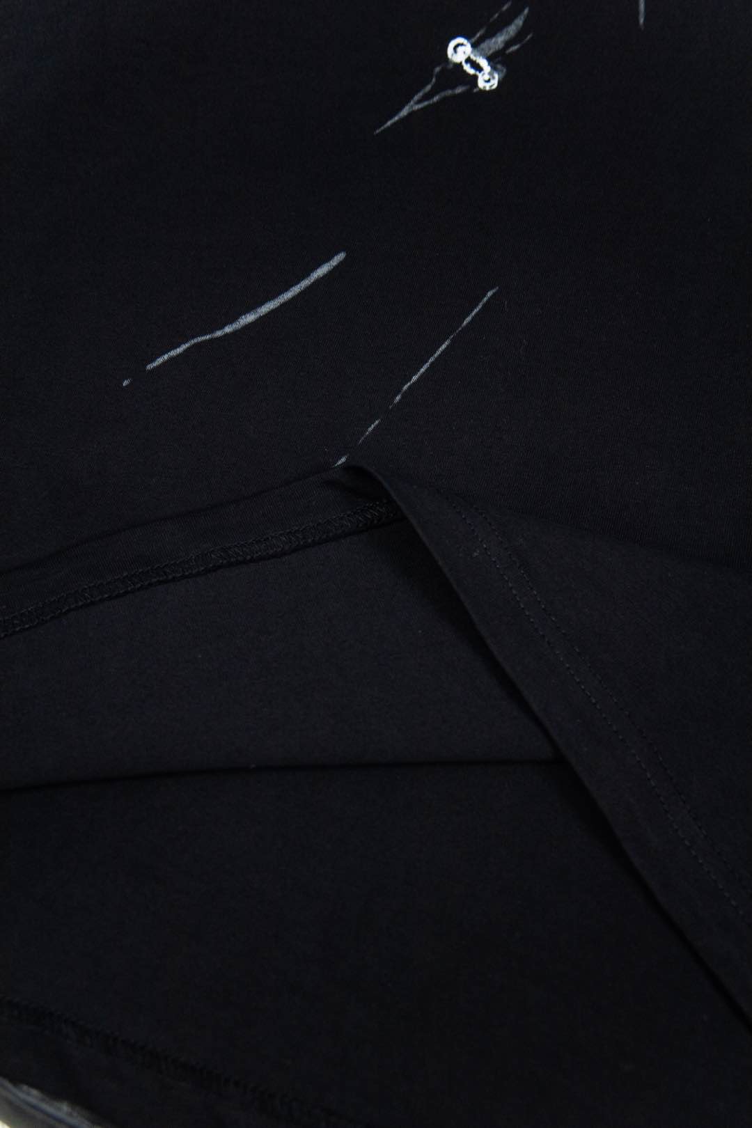 Givenchy Gyvance Letter-printed T-shirt: Elegant Style and High Cost Artistic Appeal - 图片 8