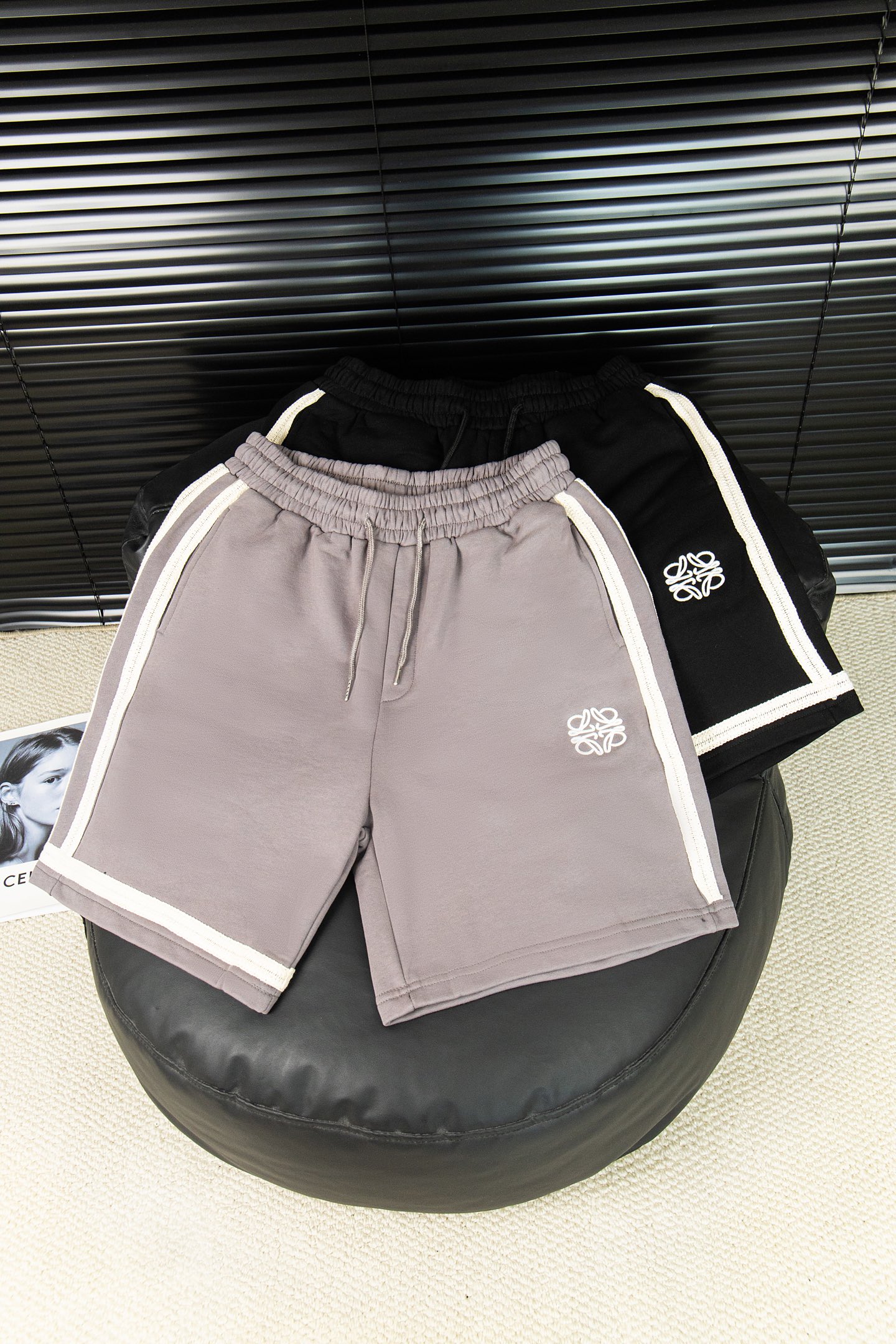 Luxurious Loewe Embroidered Shorts: High-Quality, Stylish Design for Fashion Enthusiasts - 图片 1