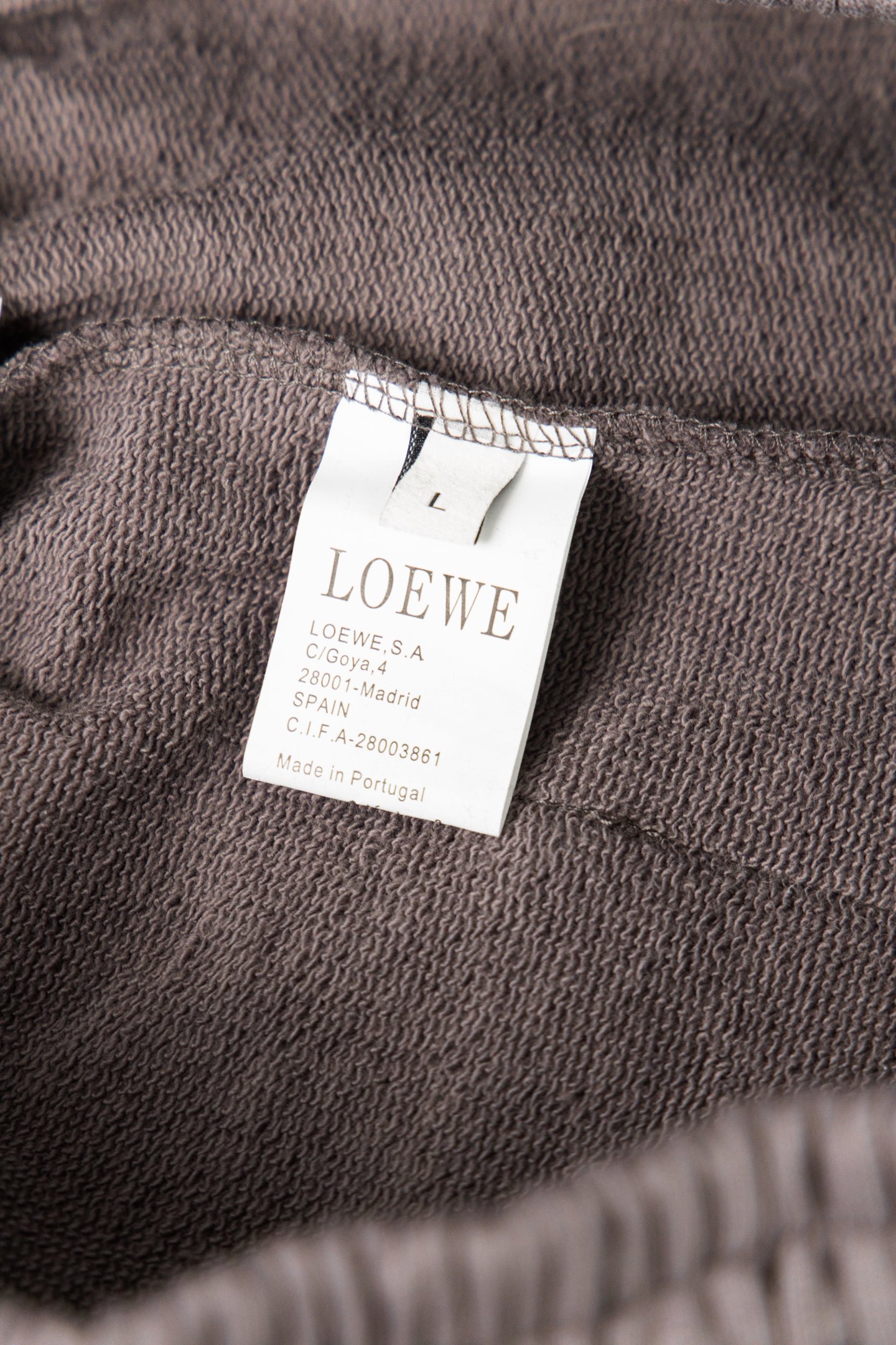 Luxurious Loewe Embroidered Shorts: High-Quality, Stylish Design for Fashion Enthusiasts - 图片 9