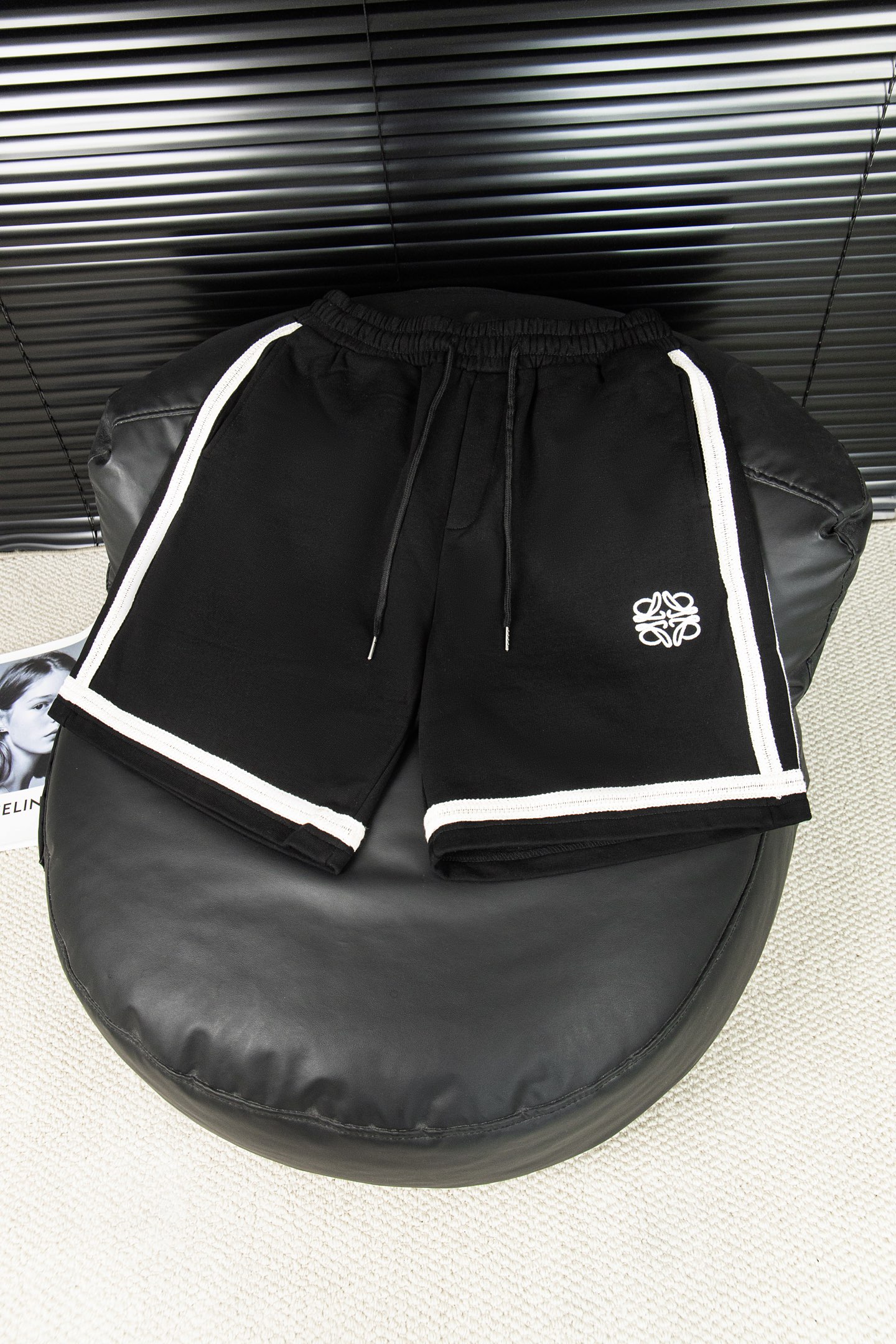 Luxury Embroidered Shorts by Loewe: High-Quality, Stylish, and Trendy - 图片 2