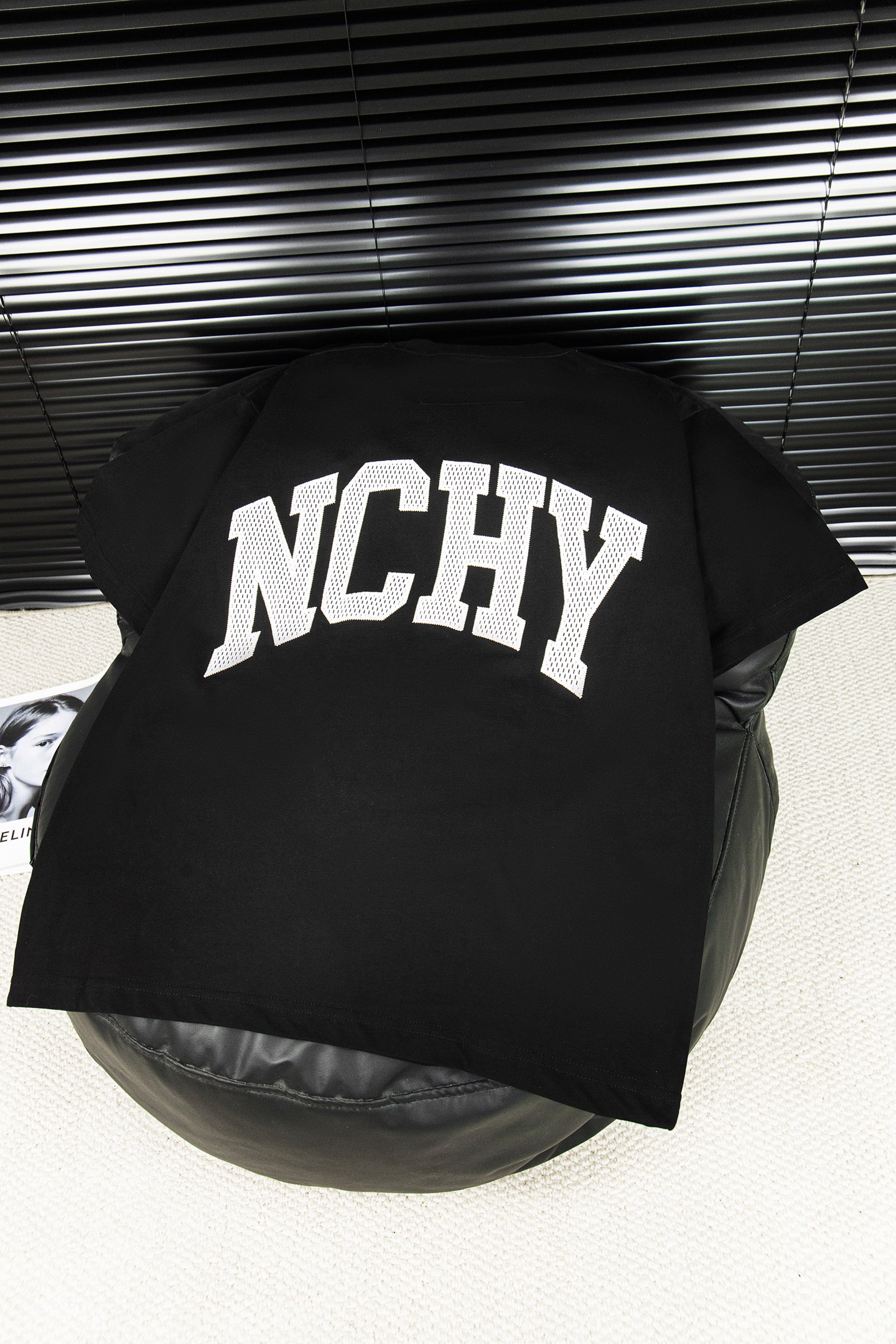 Givenchy Embroidered T-shirt: Elegant Style in Fashion at High Cost - 图片 2