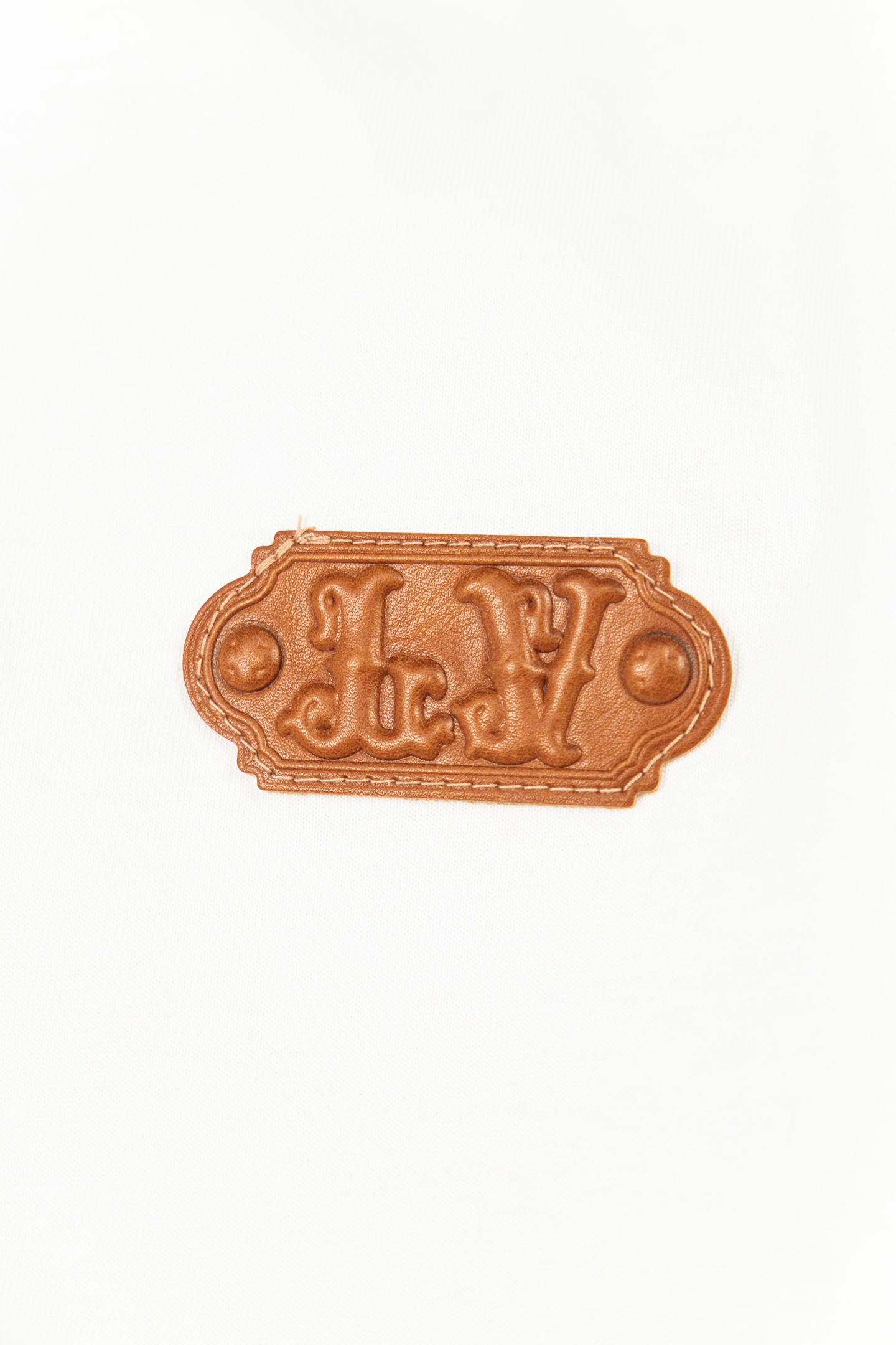 LOUIS VUITTON 路易威登 25SS 拉链绿宝石铆钉短袖T恤黑 白-莆田鞋,莆田鞋货源,高仿鞋,高仿鞋货源,安福档口,莆田高仿鞋,莆田鞋批发,高仿鞋批发,莆田高仿运动鞋,高仿运动鞋,莆田运动鞋 LOUIS VUITTON 路易威登 25SS 拉链绿宝石铆钉短袖T恤黑 白