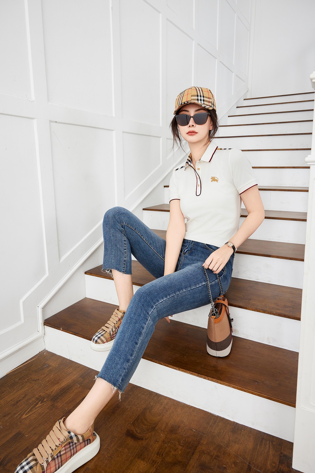Burberry Women's White Polo Shirt Short Sleeve Slim Fit Summer Top 2 a1710819321095 4221