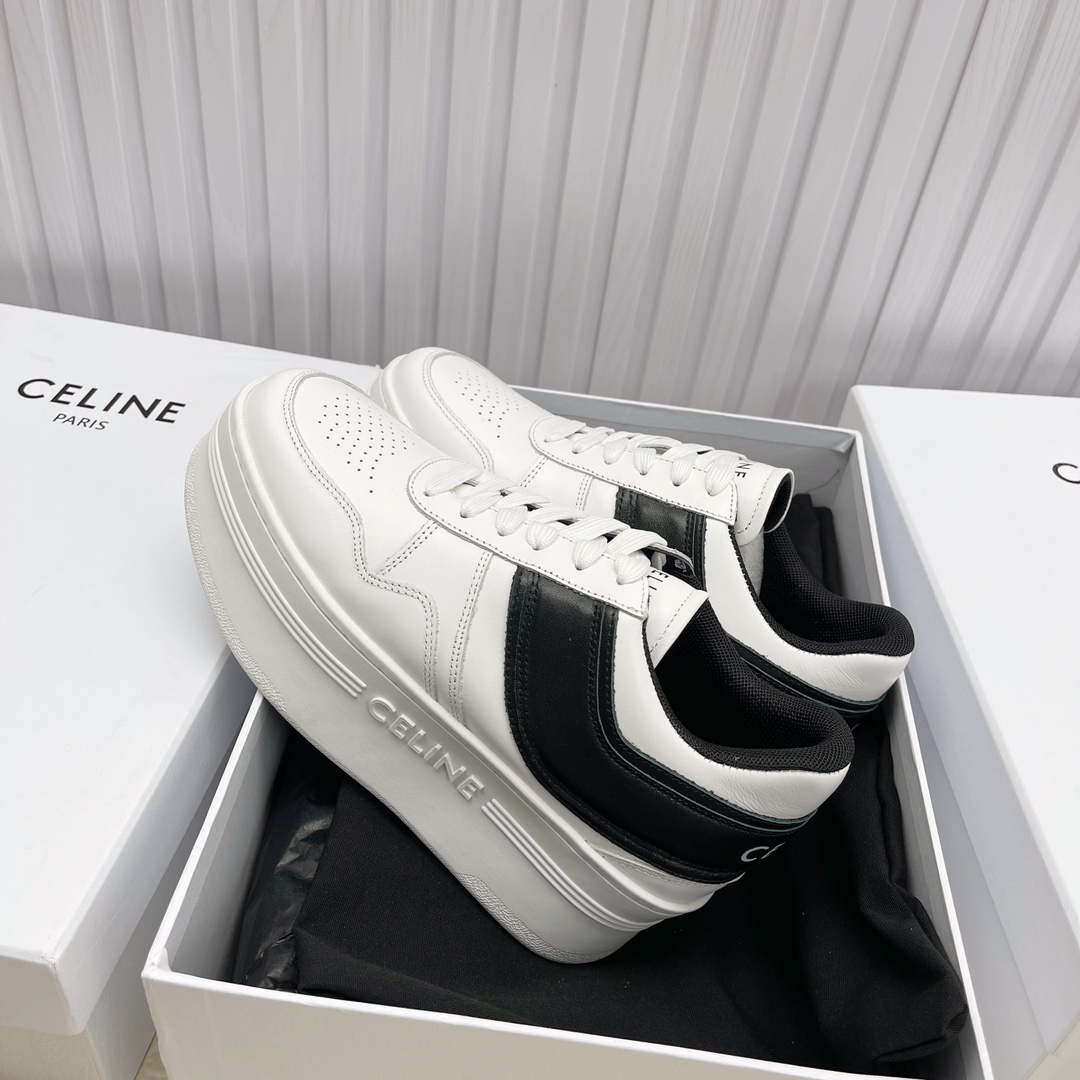 NO:249454,Large stock CELlNE Thick-soled Small white shoes!  This catwalk style is also the same as that of the ISA celebrity!  It comes with its own height-enhancing effect, fashionable and cool girls are relaxed, fashionable, versatile and comfortable. It is really hard not to be moved by thick-soled casual and breathable sports white shoes!  Fabric cowhide, inner breathable grid, size 35 to 40, casual shoes/sports shoes, celine, sneakers, cowhide19860909大量现货 CELlNE 赛琳 厚底 小白鞋！这走秀款也是isa明星同款！自带增高效果,时髦毛酷女孩轻松时尚又百搭舒适度极佳.厚底休闲透气运动小白鞋真很难不动心！面料牛皮,内里透气网格 码数35一40,休闲鞋/运动鞋,celine,sneakers,cowhide,Women's Shoes